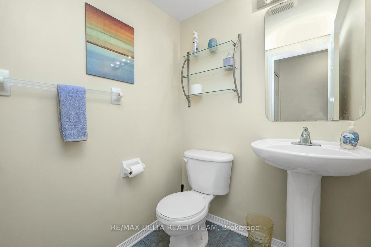 Photo 9 of 211 Duntroon Circle, Ottawa, Hunt Club Park/Greenboro — HOMEH