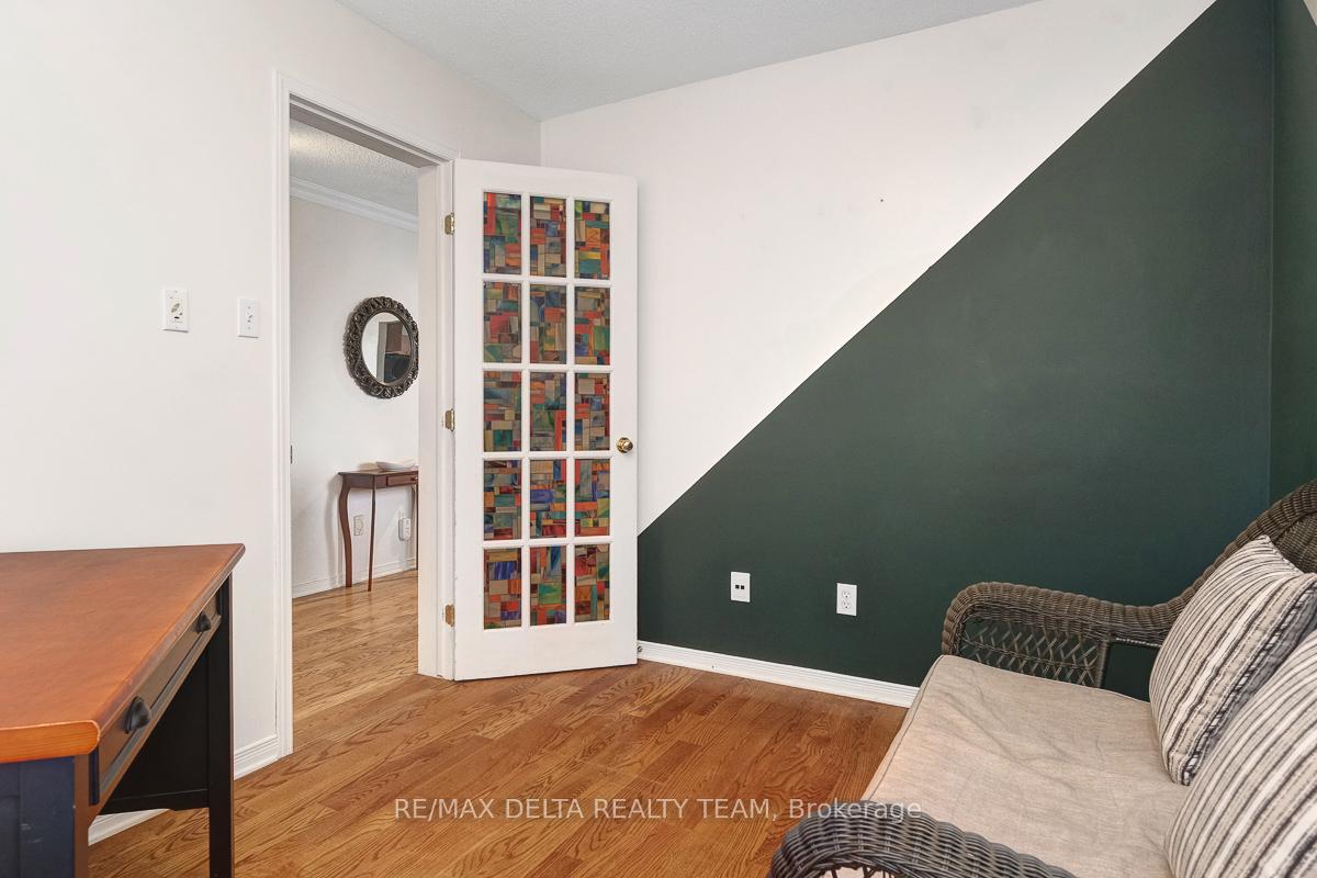 Photo 11 of 211 Duntroon Circle, Ottawa, Hunt Club Park/Greenboro — HOMEH