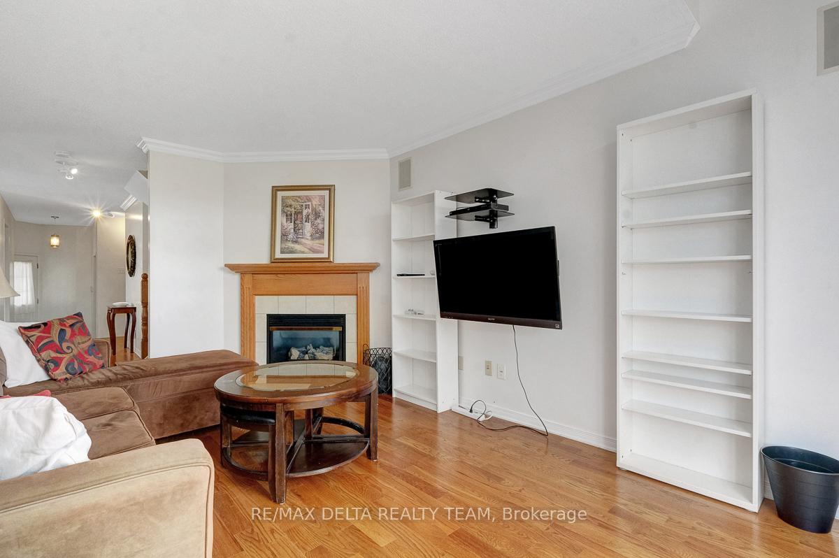 Photo 14 of 211 Duntroon Circle, Ottawa, Hunt Club Park/Greenboro — HOMEH