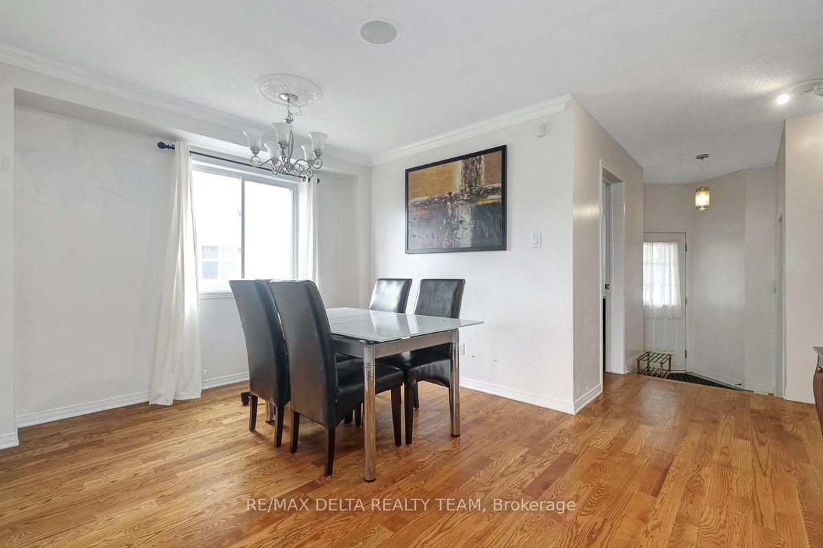 Photo 15 of 211 Duntroon Circle, Ottawa, Hunt Club Park/Greenboro — HOMEH