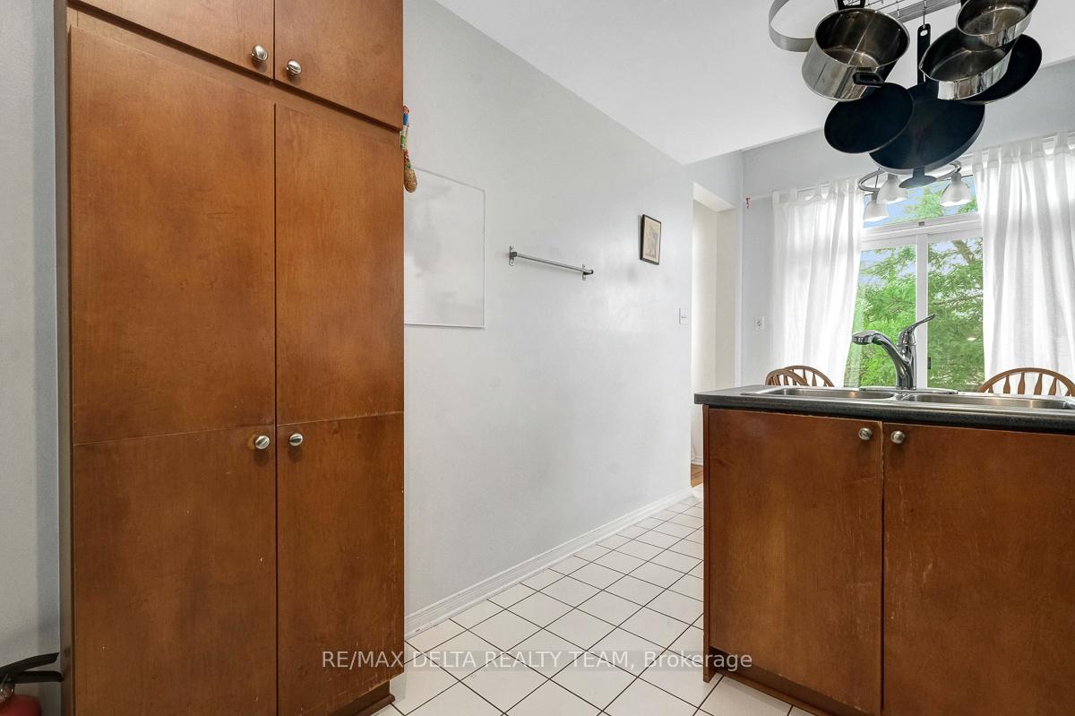 Photo 18 of 211 Duntroon Circle, Ottawa, Hunt Club Park/Greenboro — HOMEH