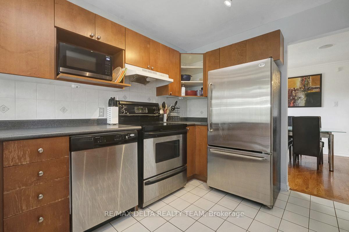 Photo 19 of 211 Duntroon Circle, Ottawa, Hunt Club Park/Greenboro — HOMEH