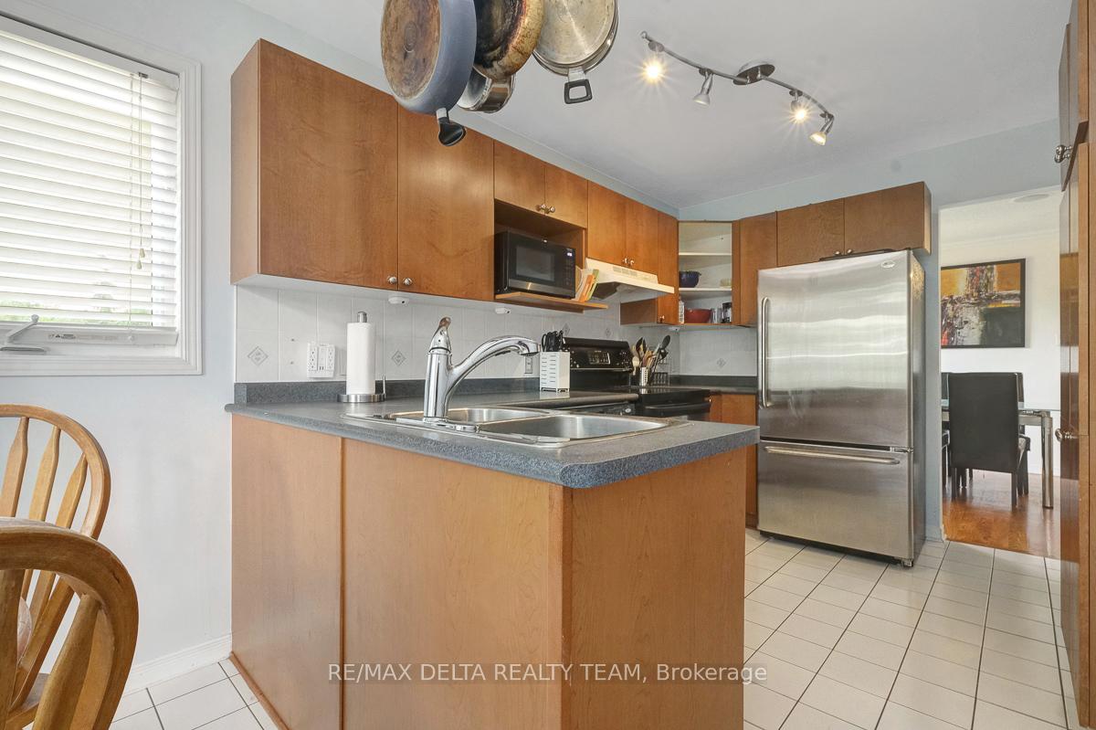 Photo 20 of 211 Duntroon Circle, Ottawa, Hunt Club Park/Greenboro — HOMEH