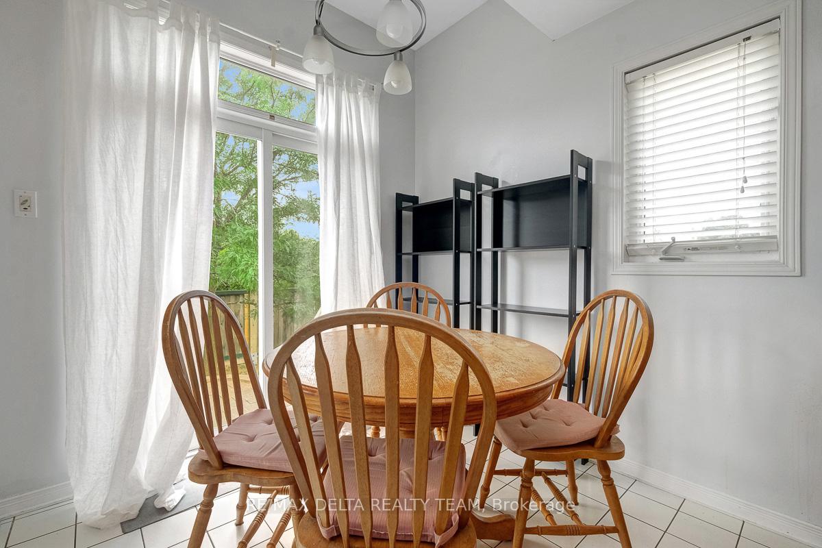 Photo 21 of 211 Duntroon Circle, Ottawa, Hunt Club Park/Greenboro — HOMEH