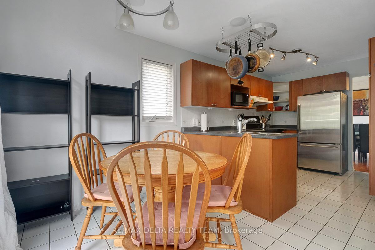 Photo 22 of 211 Duntroon Circle, Ottawa, Hunt Club Park/Greenboro — HOMEH