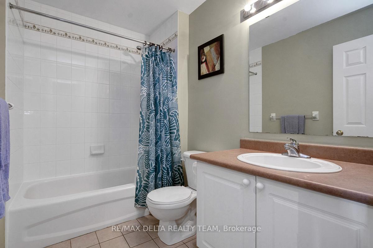 Photo 32 of 211 Duntroon Circle, Ottawa, Hunt Club Park/Greenboro — HOMEH