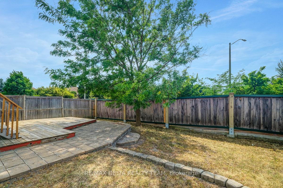 Photo 38 of 211 Duntroon Circle, Ottawa, Hunt Club Park/Greenboro — HOMEH