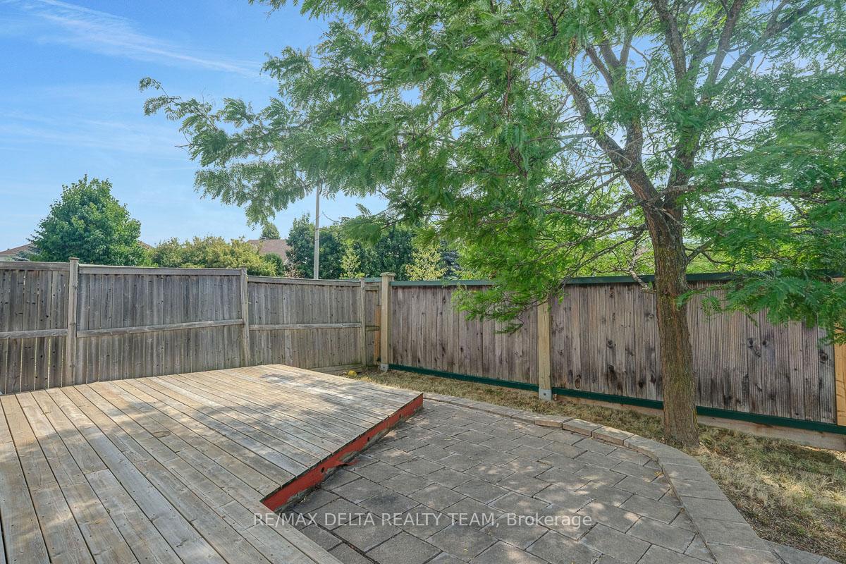 Photo 40 of 211 Duntroon Circle, Ottawa, Hunt Club Park/Greenboro — HOMEH