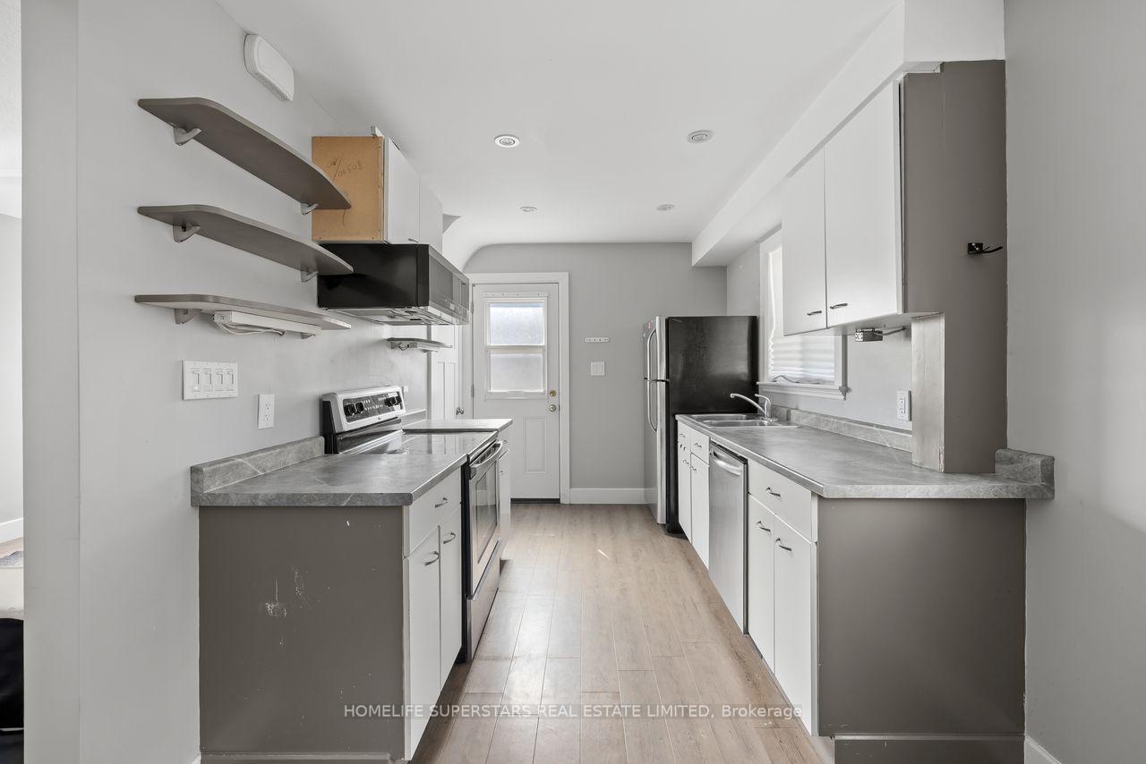 Photo 3 of 275 Raglan Road N, Kingston, East of Sir John A. Blvd — HOMEH
