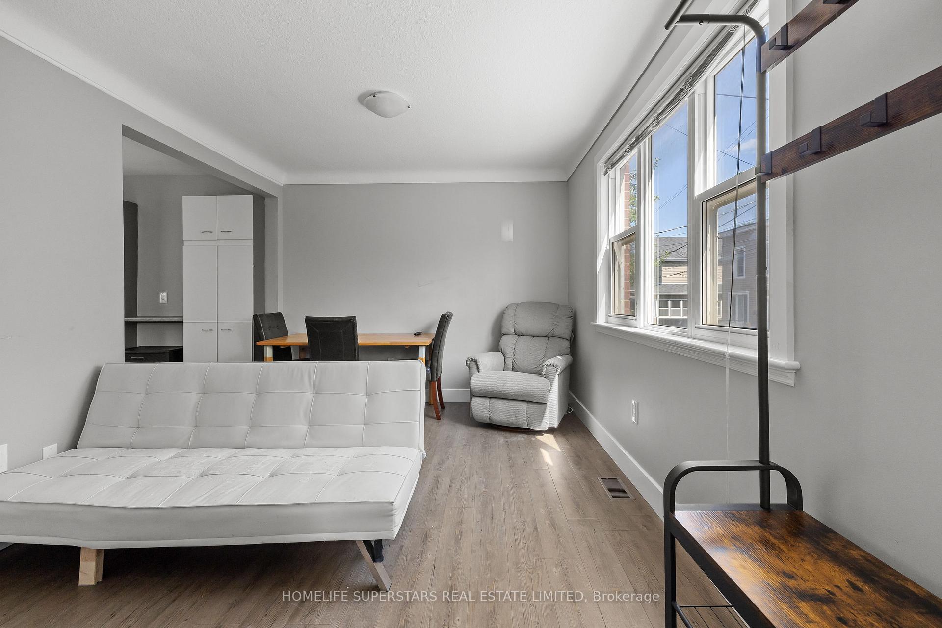 Photo 5 of 275 Raglan Road N, Kingston, East of Sir John A. Blvd — HOMEH