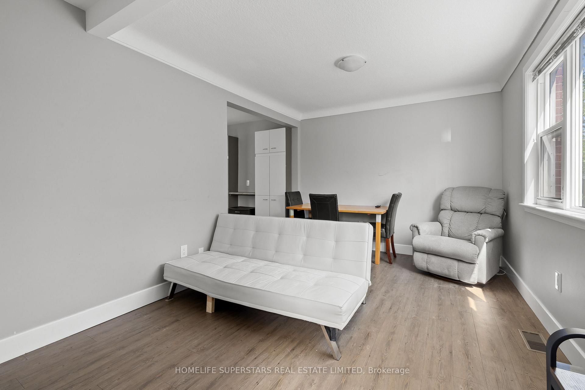 Photo 6 of 275 Raglan Road N, Kingston, East of Sir John A. Blvd — HOMEH