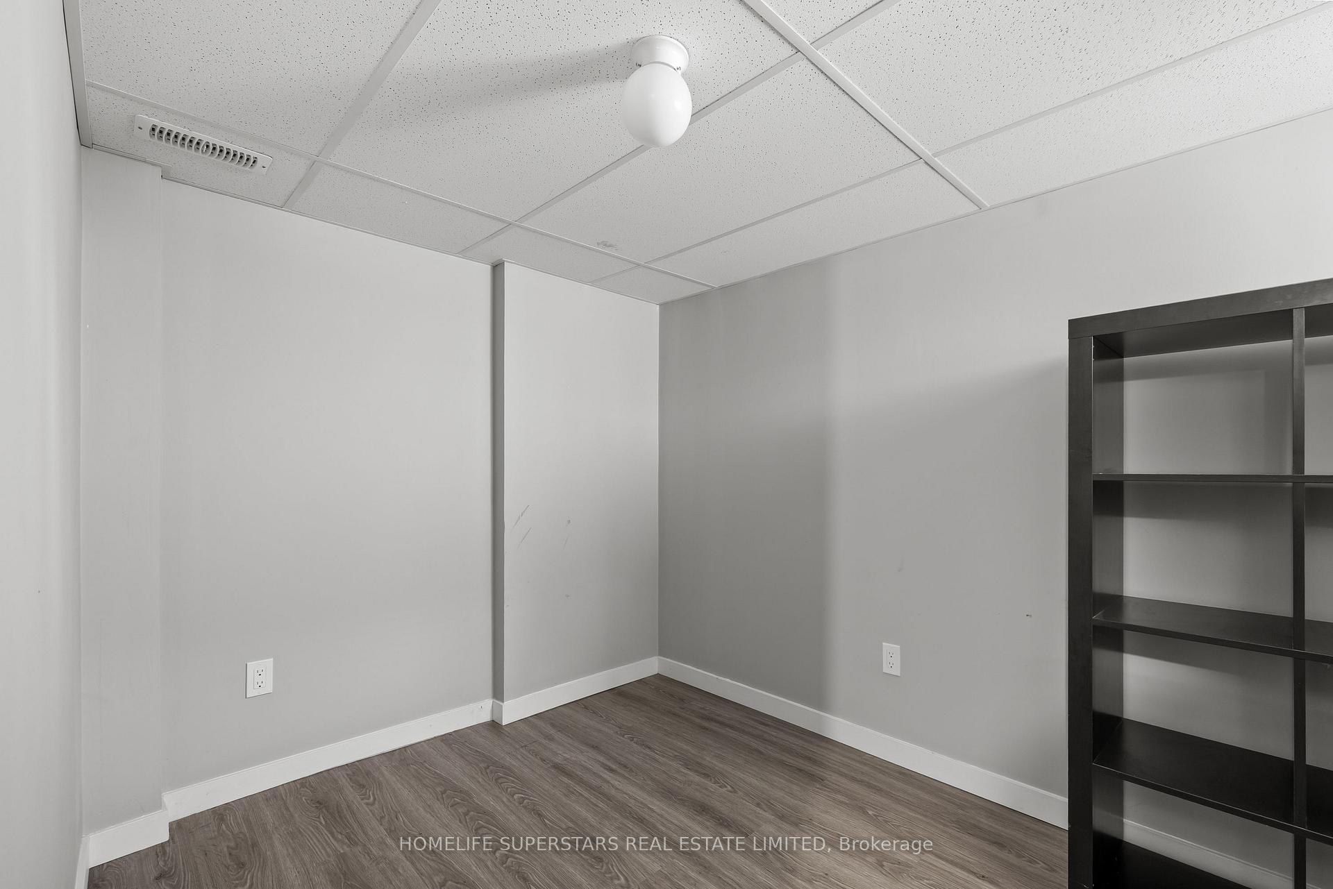 Photo 21 of 275 Raglan Road N, Kingston, East of Sir John A. Blvd — HOMEH