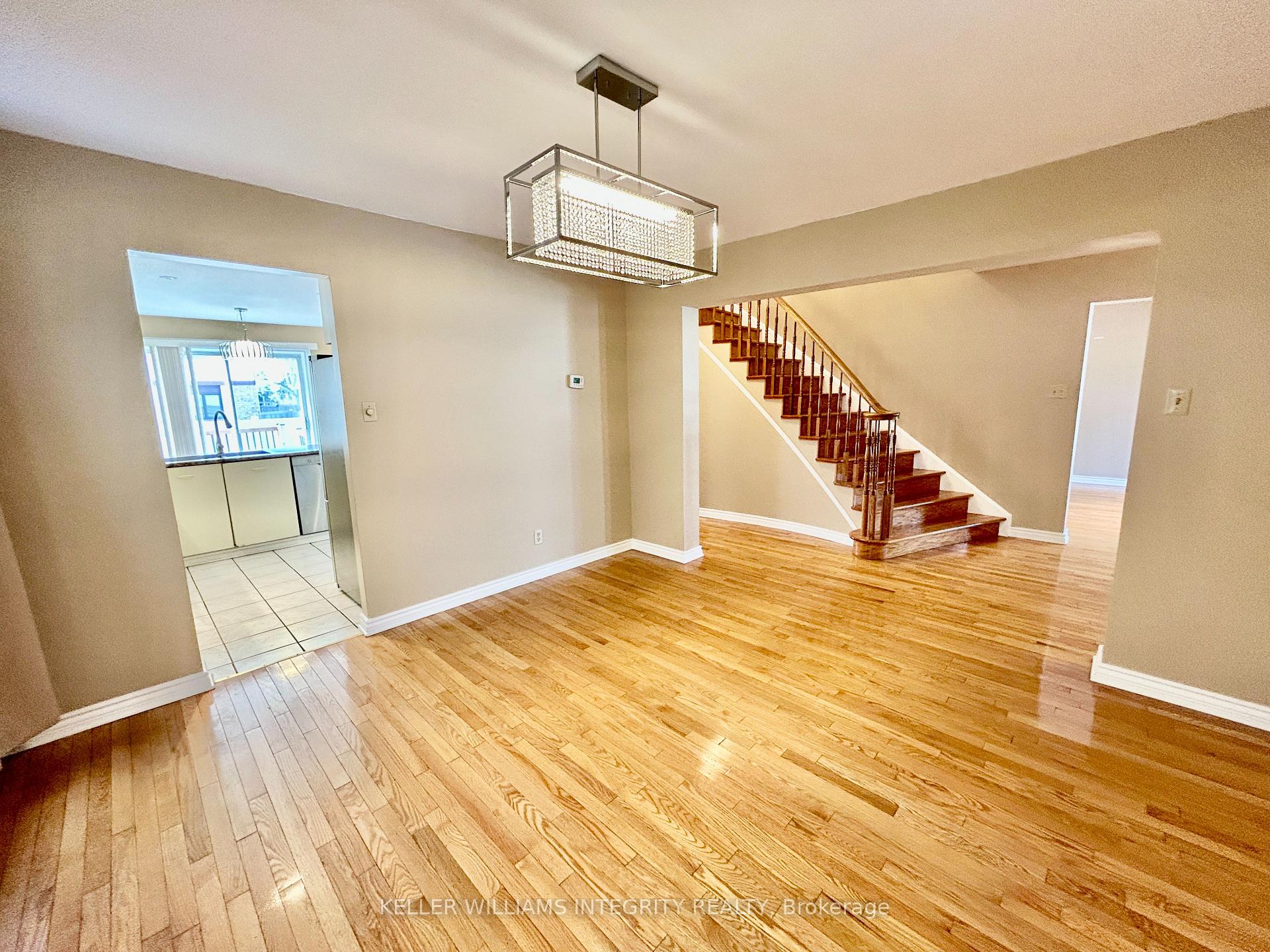Photo 10 of 14 Pittaway Avenue, Ottawa, Hunt Club Park — HOMEH