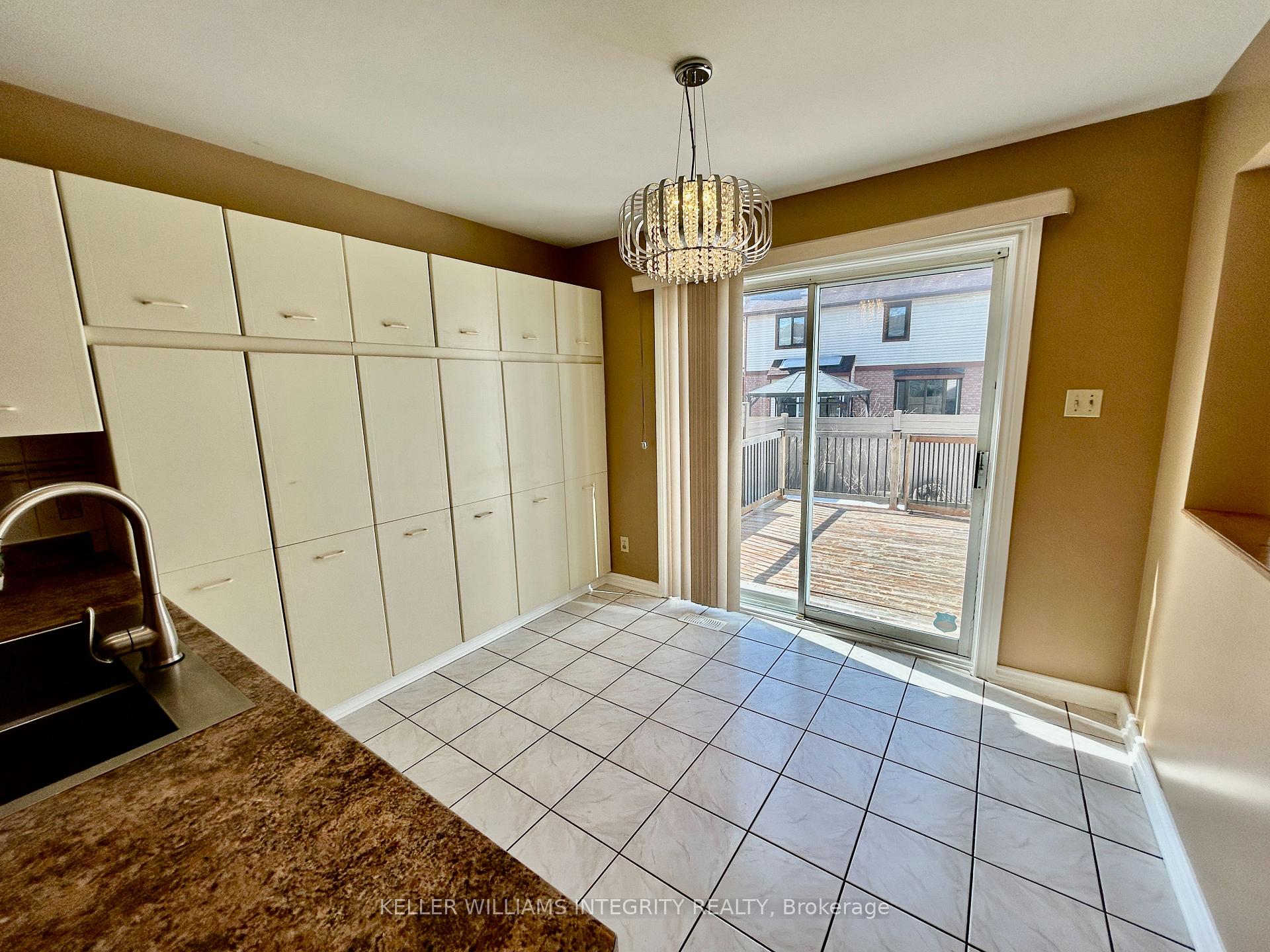 Photo 13 of 14 Pittaway Avenue, Ottawa, Hunt Club Park — HOMEH