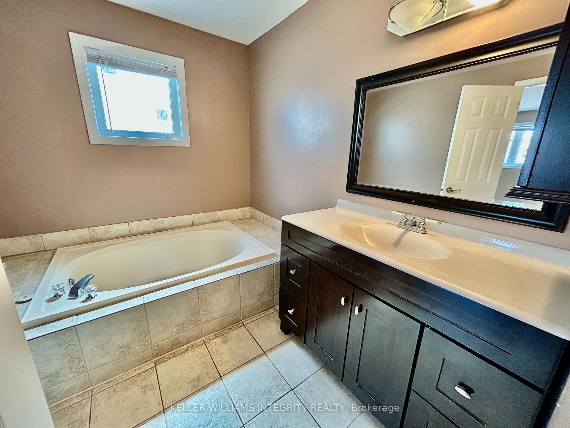 Photo 28 of 14 Pittaway Avenue, Ottawa, Hunt Club Park — HOMEH