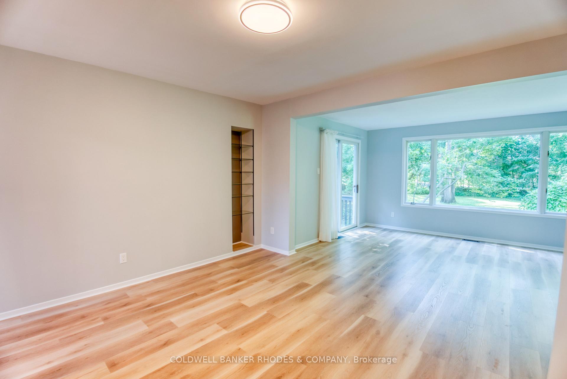 Photo 5 of 18 Sandridge Road, Ottawa, Manor Park — HOMEH
