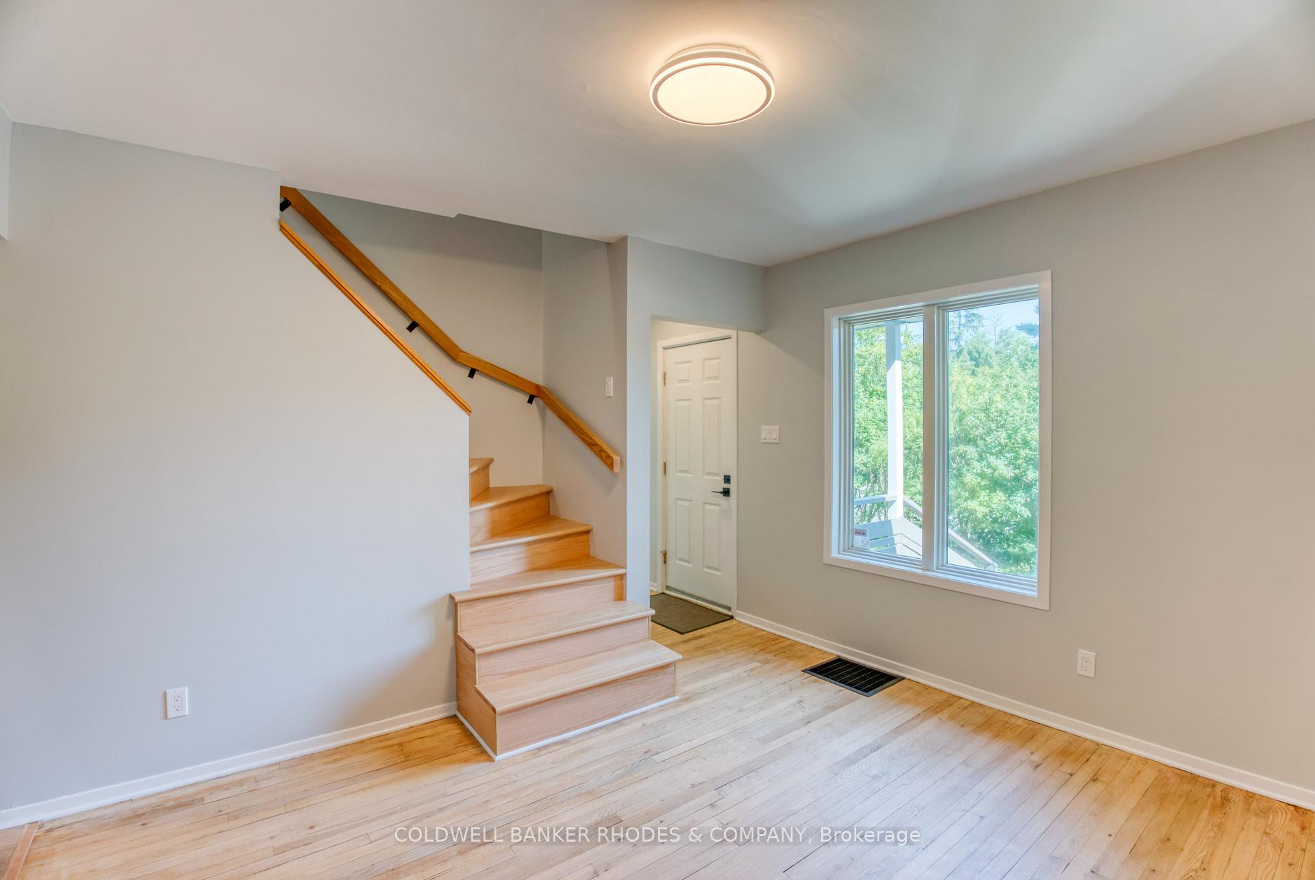 Photo 8 of 18 Sandridge Road, Ottawa, Manor Park — HOMEH