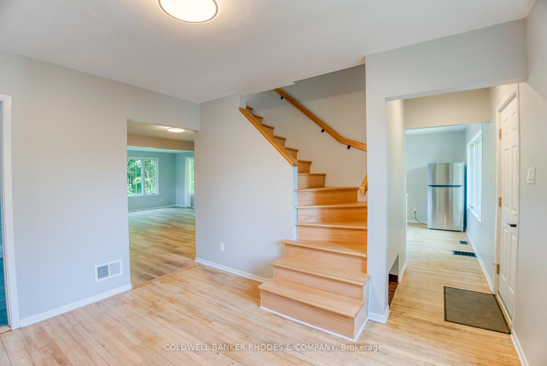 Photo 9 of 18 Sandridge Road, Ottawa, Manor Park — HOMEH
