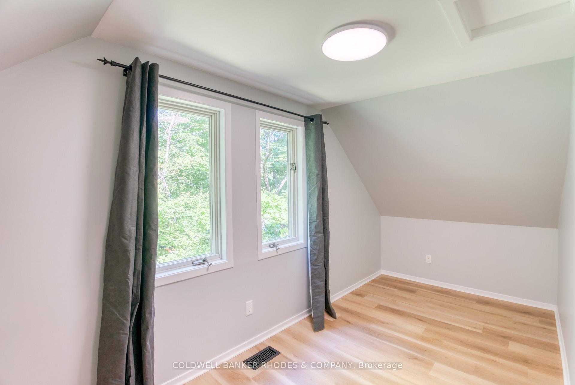 Photo 12 of 18 Sandridge Road, Ottawa, Manor Park — HOMEH