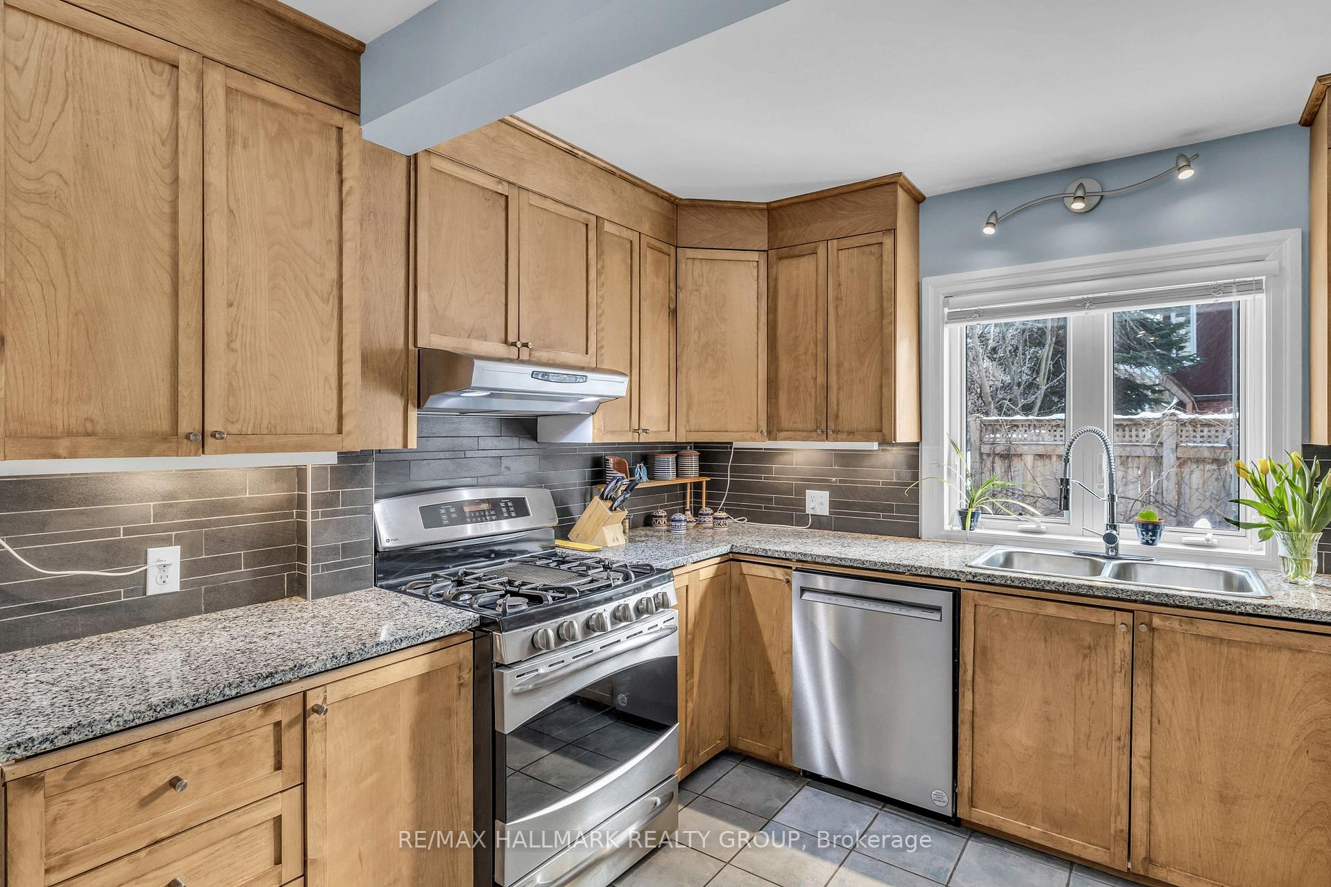 Photo 19 of 396 Daly Avenue, Ottawa, Sandy Hill — HOMEH