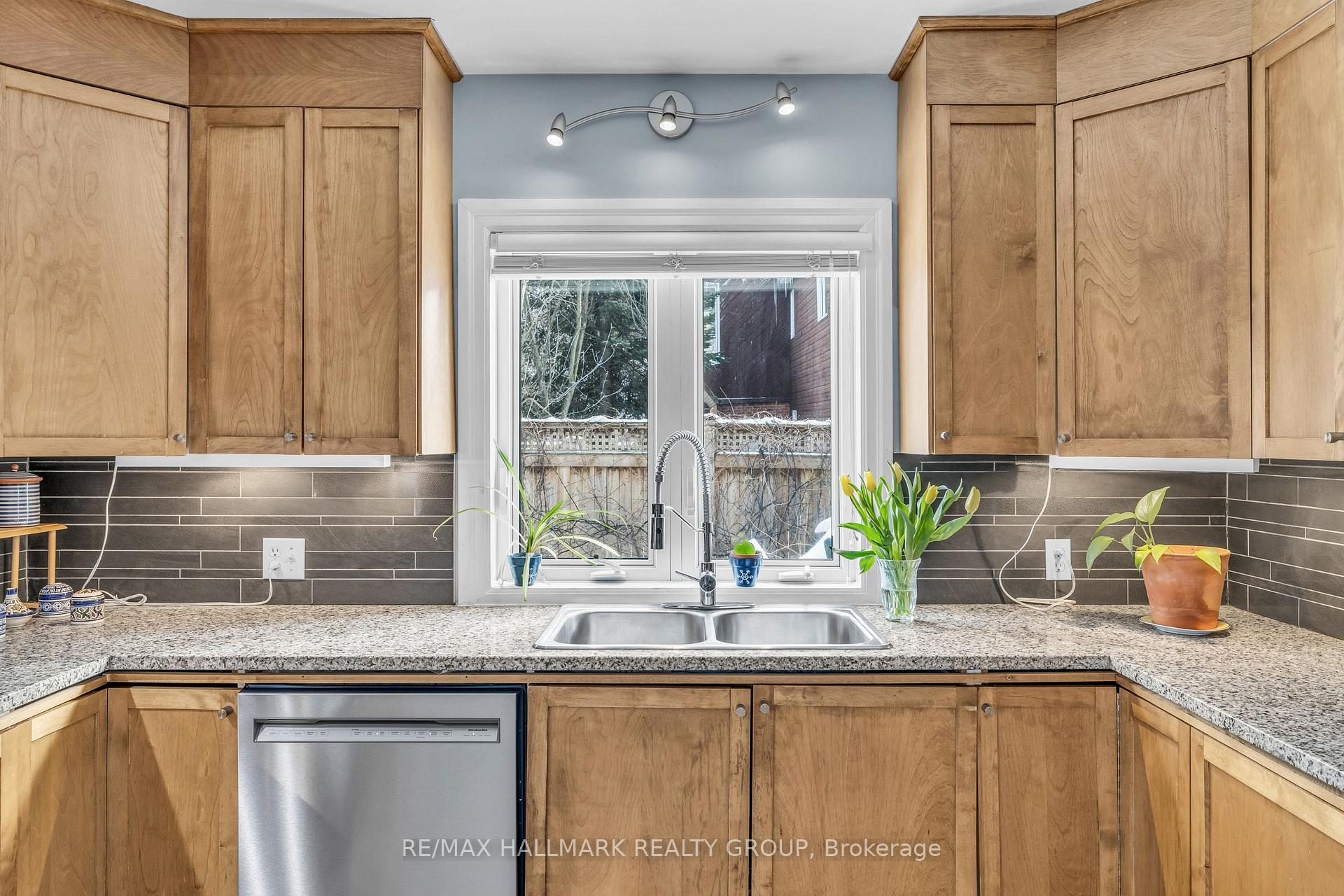 Photo 21 of 396 Daly Avenue, Ottawa, Sandy Hill — HOMEH