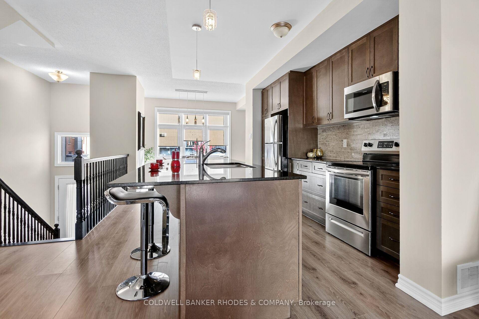 Photo 10 of 815 Mikinak Road, Ottawa, CFB Rockcliffe and Area — HOMEH