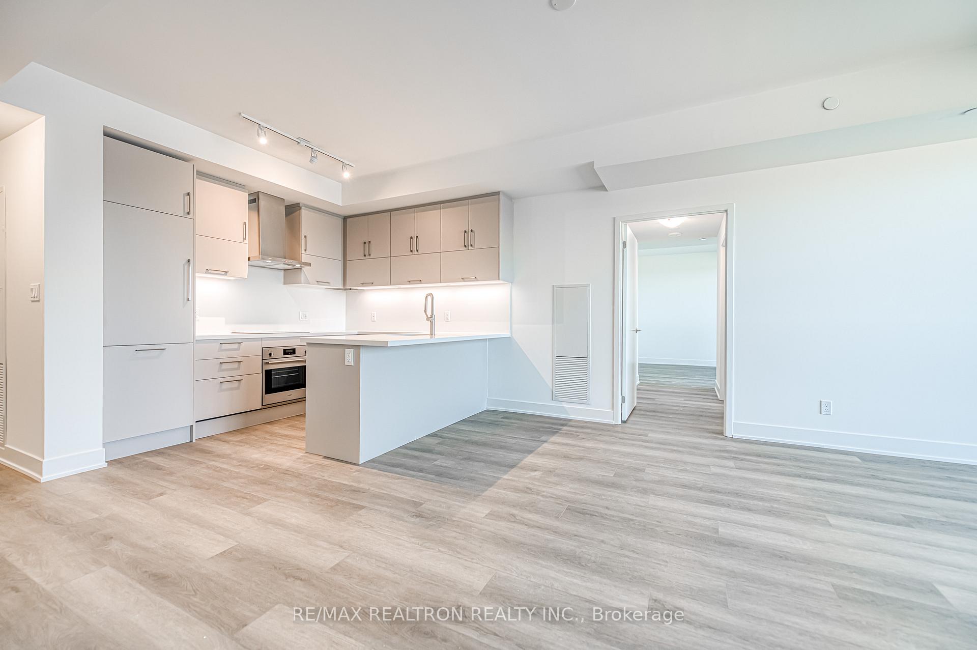 Photo 4 of Unit 501, 56 Andre De Grasse Street, Markham, Unionville — HOMEH