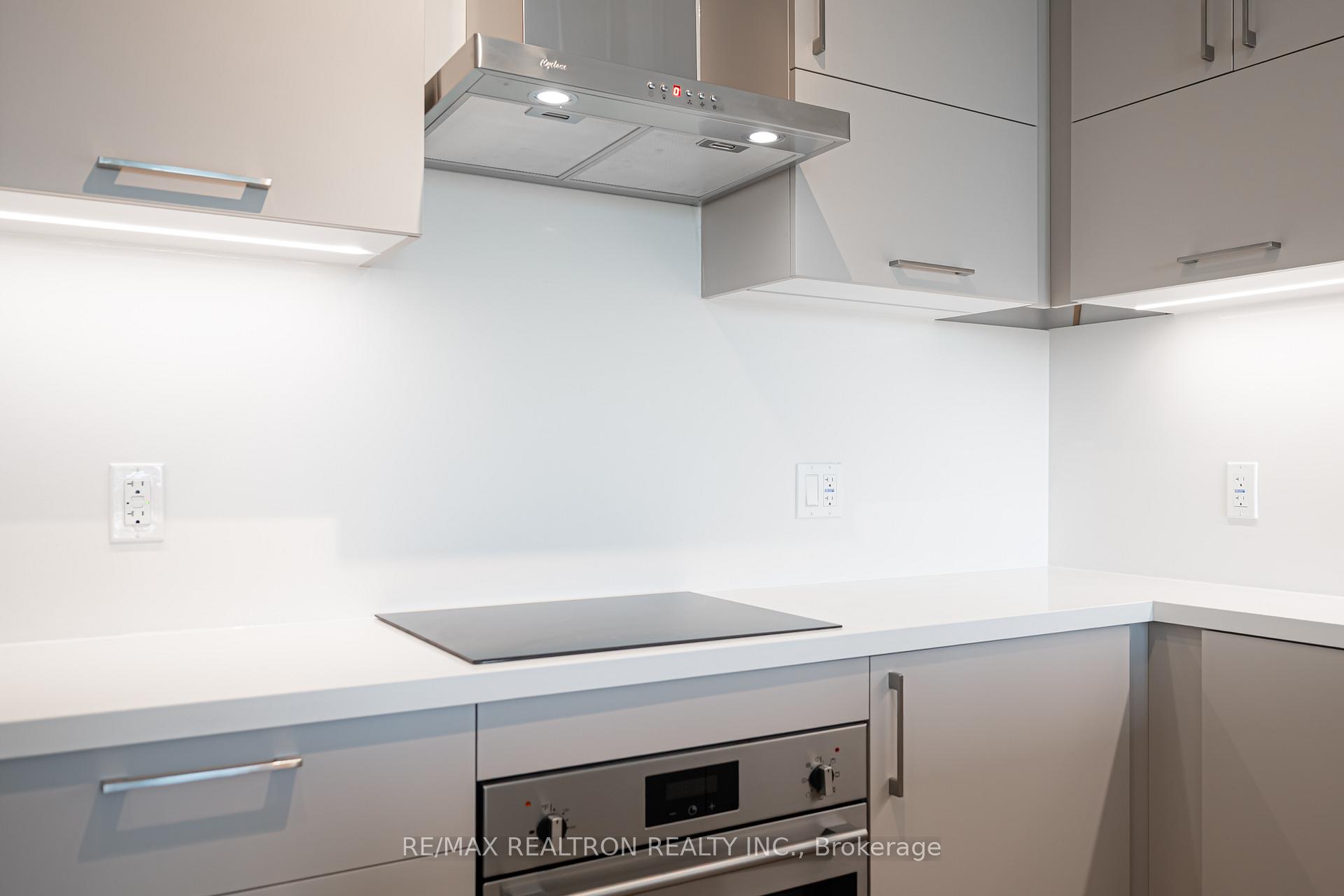 Photo 6 of Unit 501, 56 Andre De Grasse Street, Markham, Unionville — HOMEH