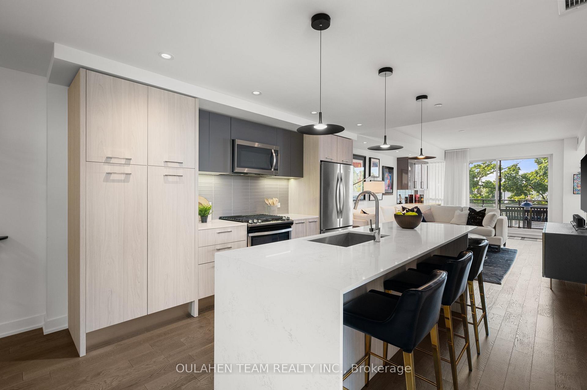 Photo 2 of Unit 302, 665 Kingston Road, Toronto, The Beaches — HOMEH