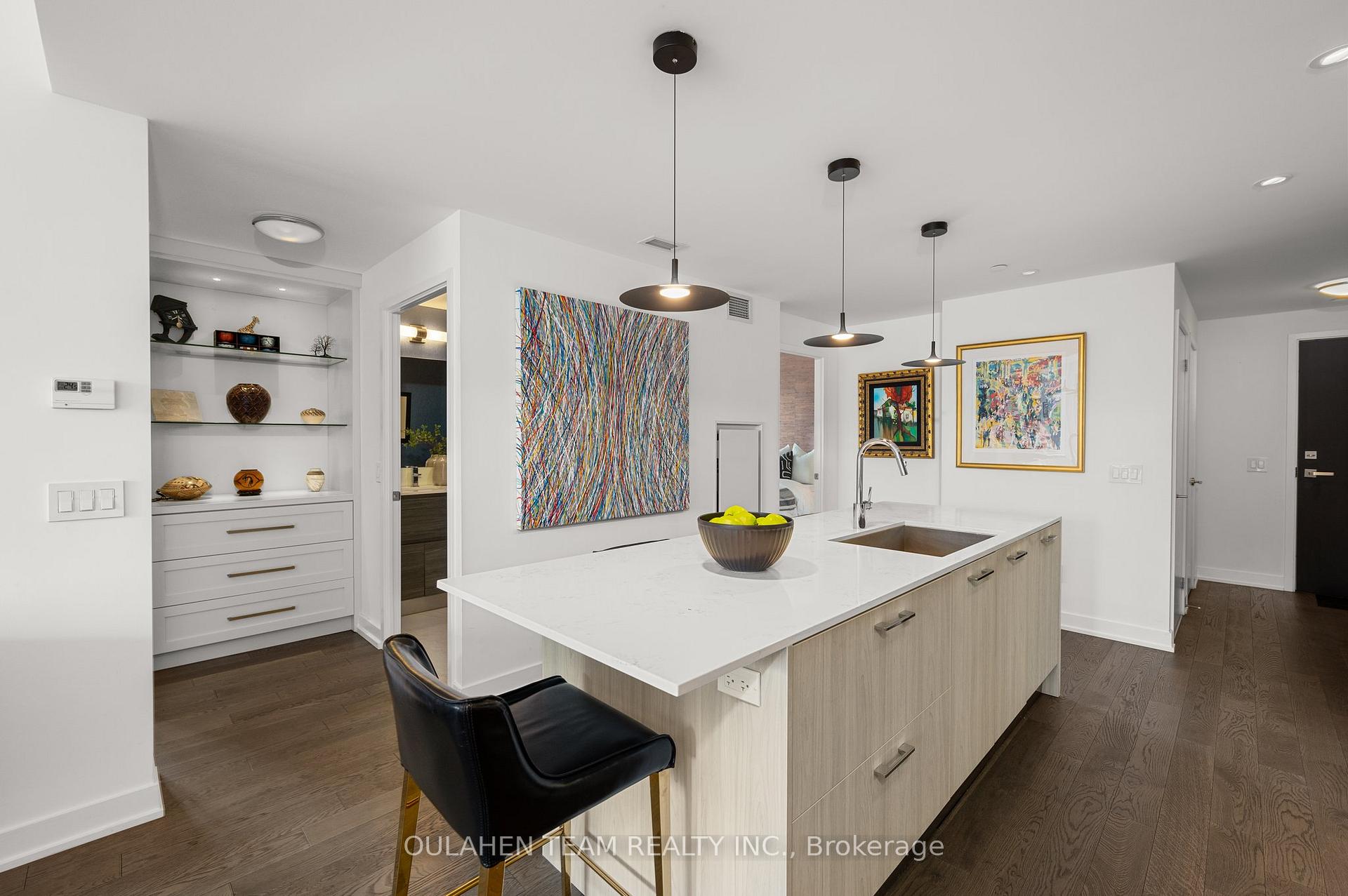 Photo 5 of Unit 302, 665 Kingston Road, Toronto, The Beaches — HOMEH