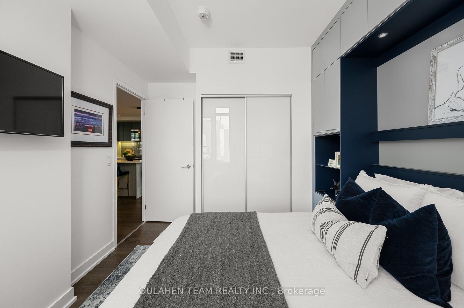 Photo 25 of Unit 302, 665 Kingston Road, Toronto, The Beaches — HOMEH
