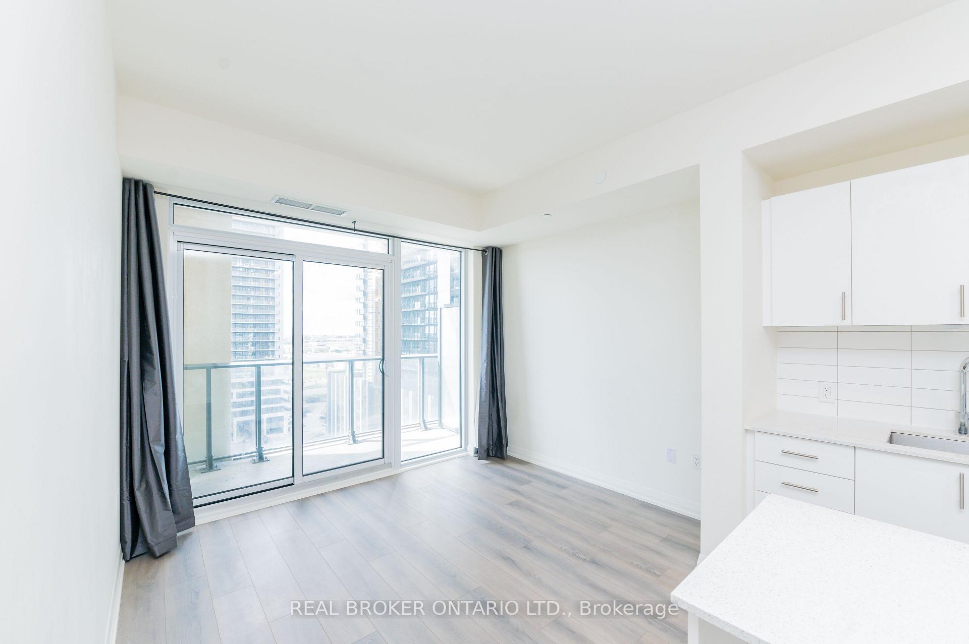 Photo 10 of Unit 1004, 9000 Jane Street, Vaughan, Concord — HOMEH