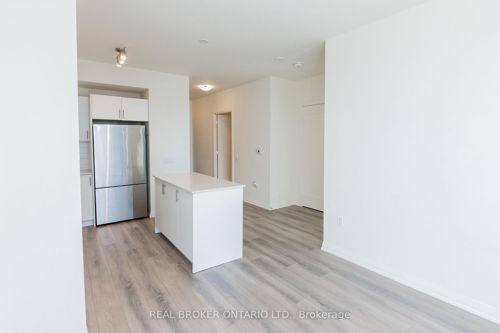 Photo 5 of Unit 1004, 9000 Jane Street, Vaughan, Concord — HOMEH