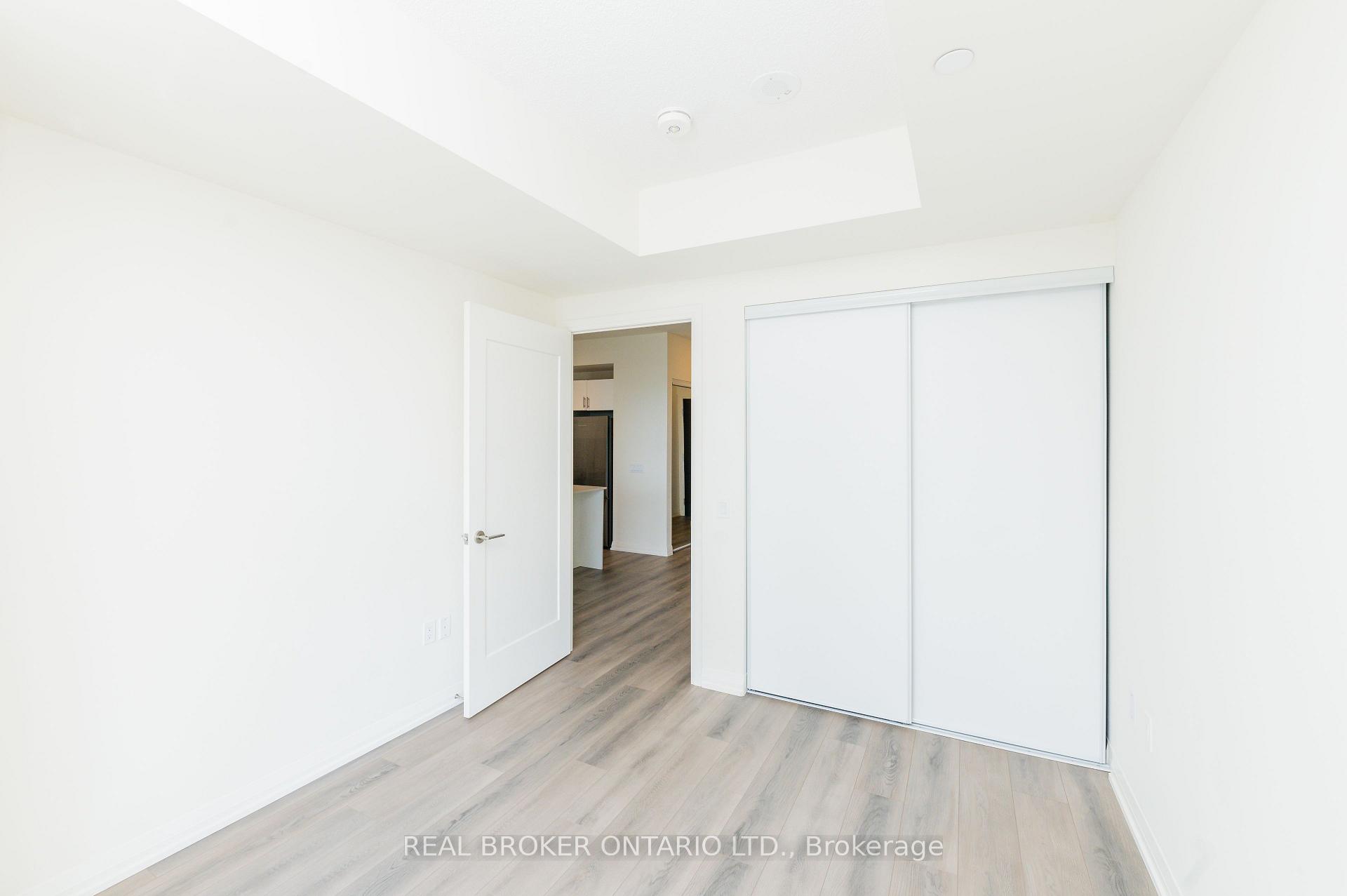Photo 8 of Unit 1004, 9000 Jane Street, Vaughan, Concord — HOMEH