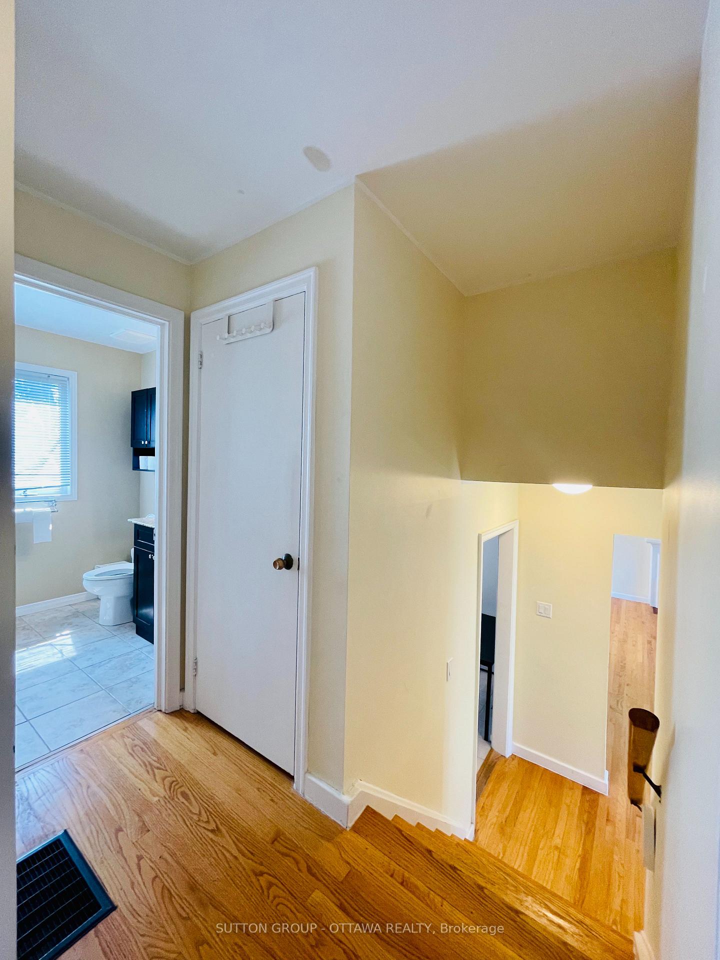 Photo 10 of 52 Canter Boulevard, Ottawa, Meadowlands/St. Claire Gardens — HOMEH