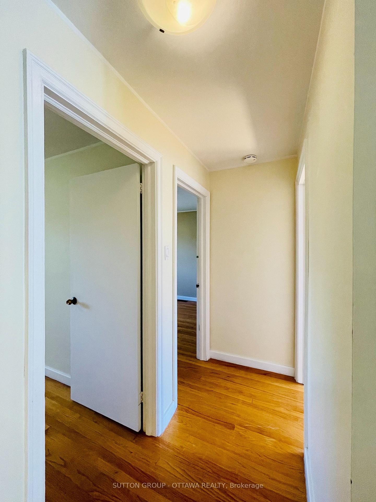 Photo 12 of 52 Canter Boulevard, Ottawa, Meadowlands/St. Claire Gardens — HOMEH