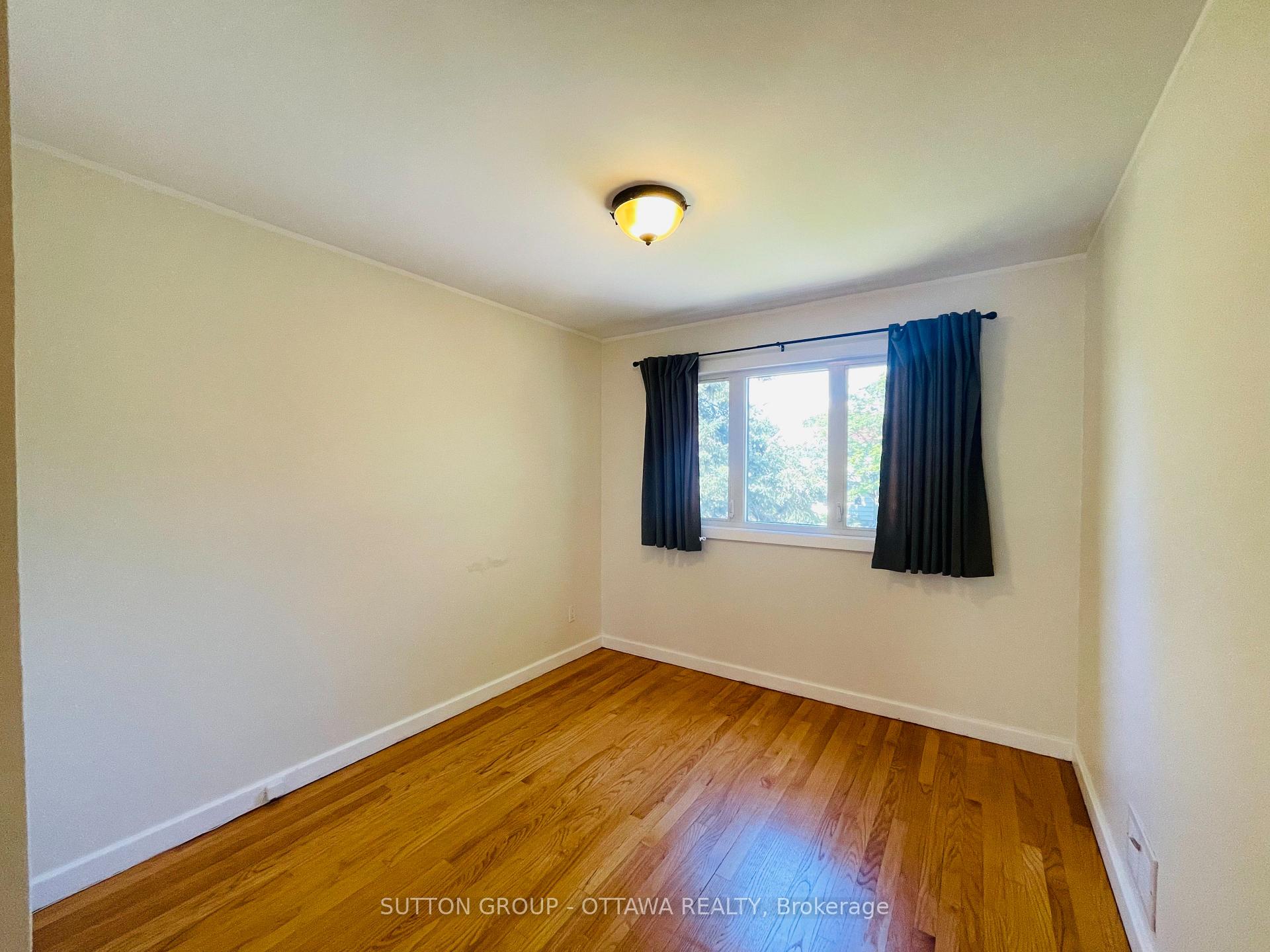 Photo 13 of 52 Canter Boulevard, Ottawa, Meadowlands/St. Claire Gardens — HOMEH