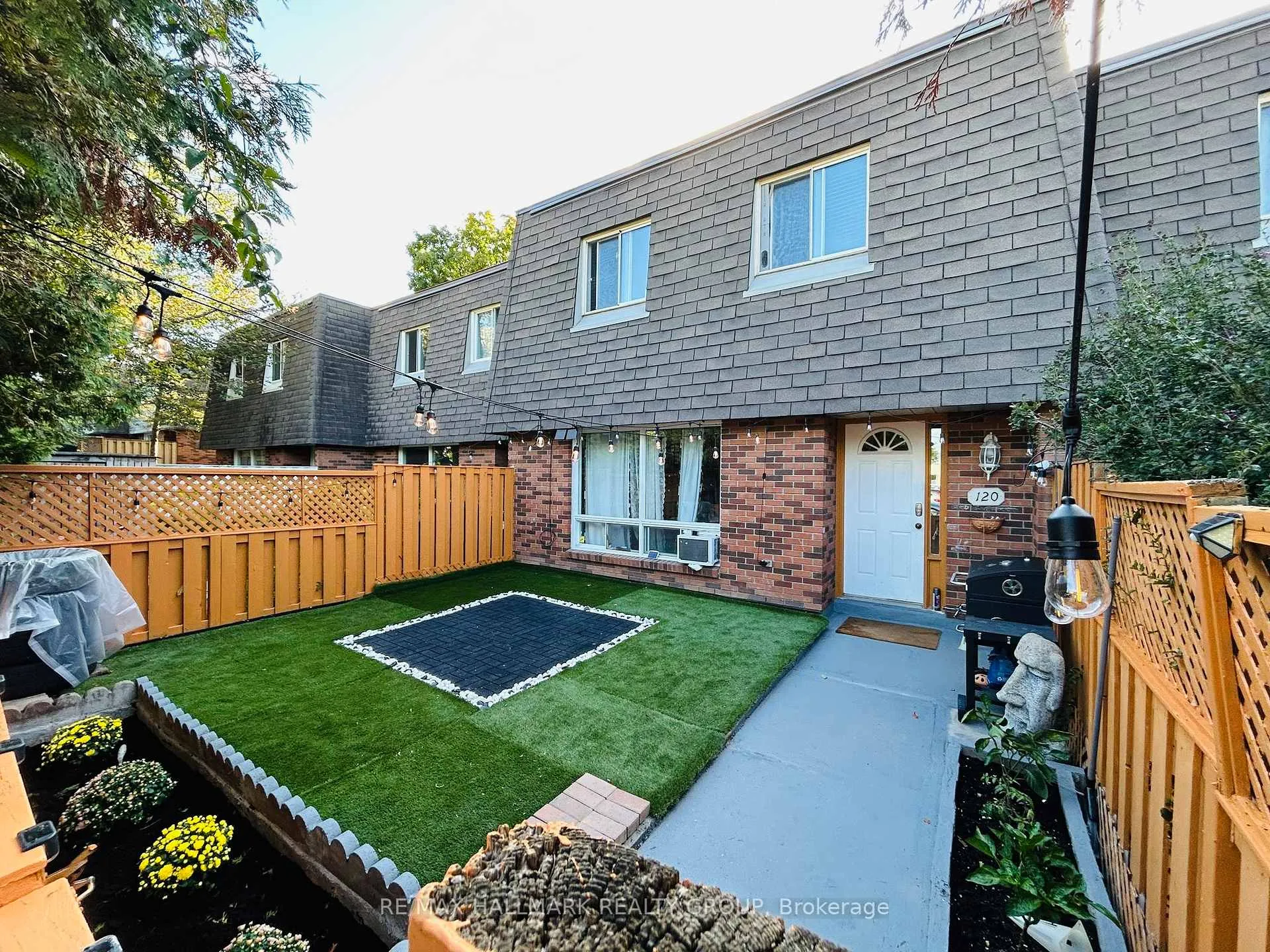 Photo 1 of 120 Royalton Private, Ottawa, Hunt Club Woods — HOMEH
