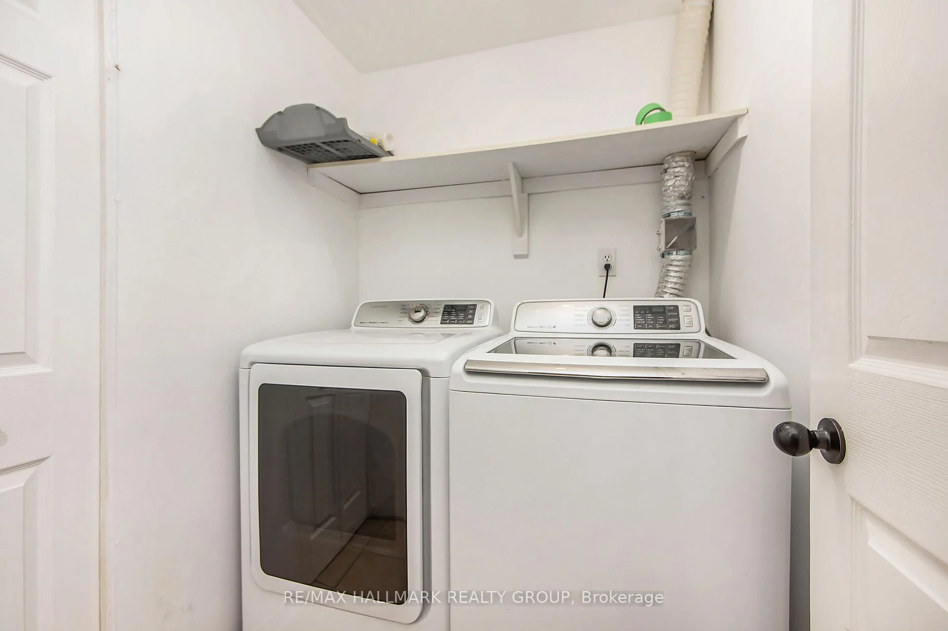Photo 25 of 120 Royalton Private, Ottawa, Hunt Club Woods — HOMEH