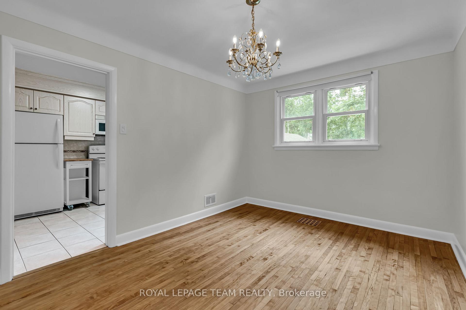 Photo 9 of 866 Broadview Avenue, Ottawa, McKellar Heights — HOMEH