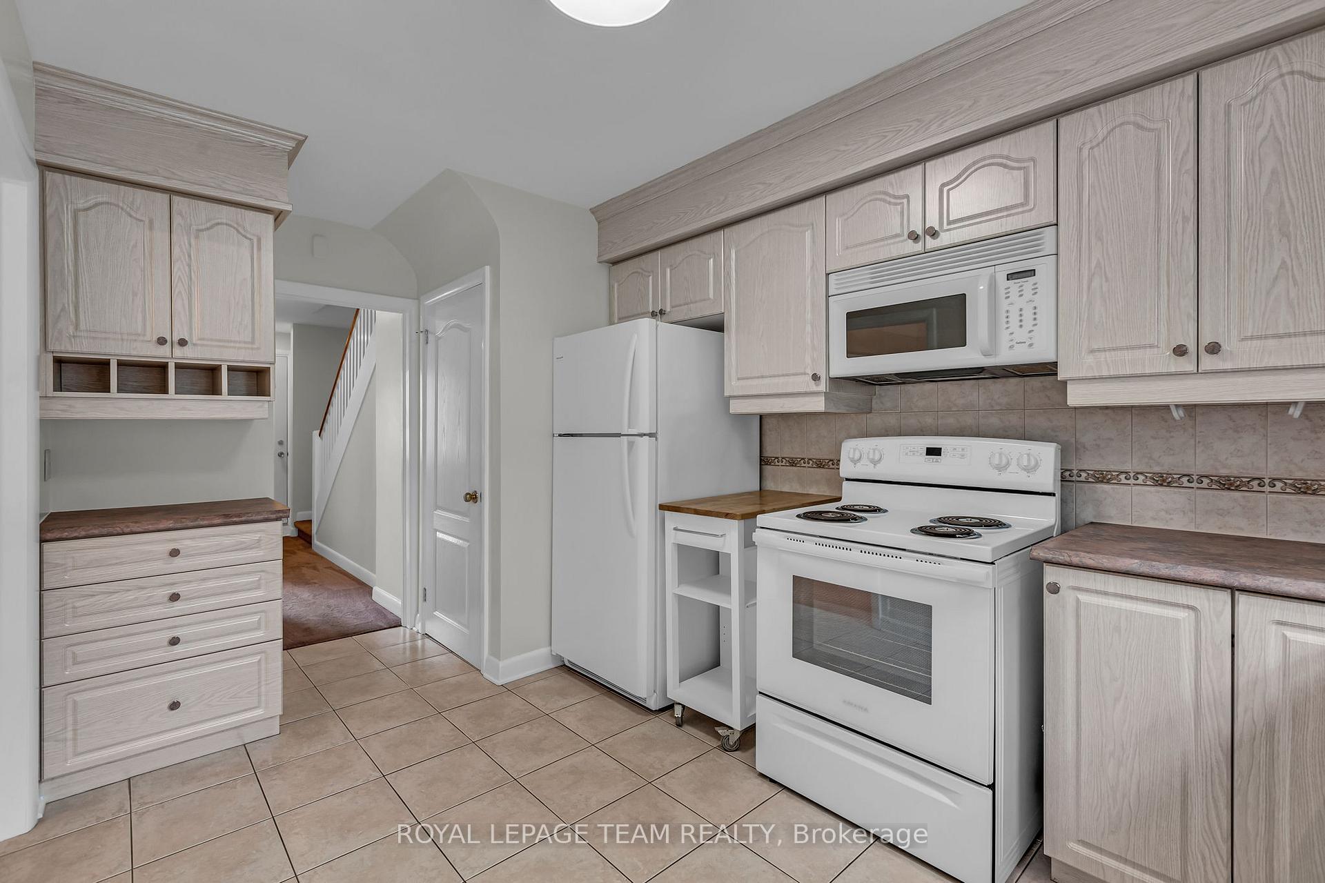 Photo 12 of 866 Broadview Avenue, Ottawa, McKellar Heights — HOMEH