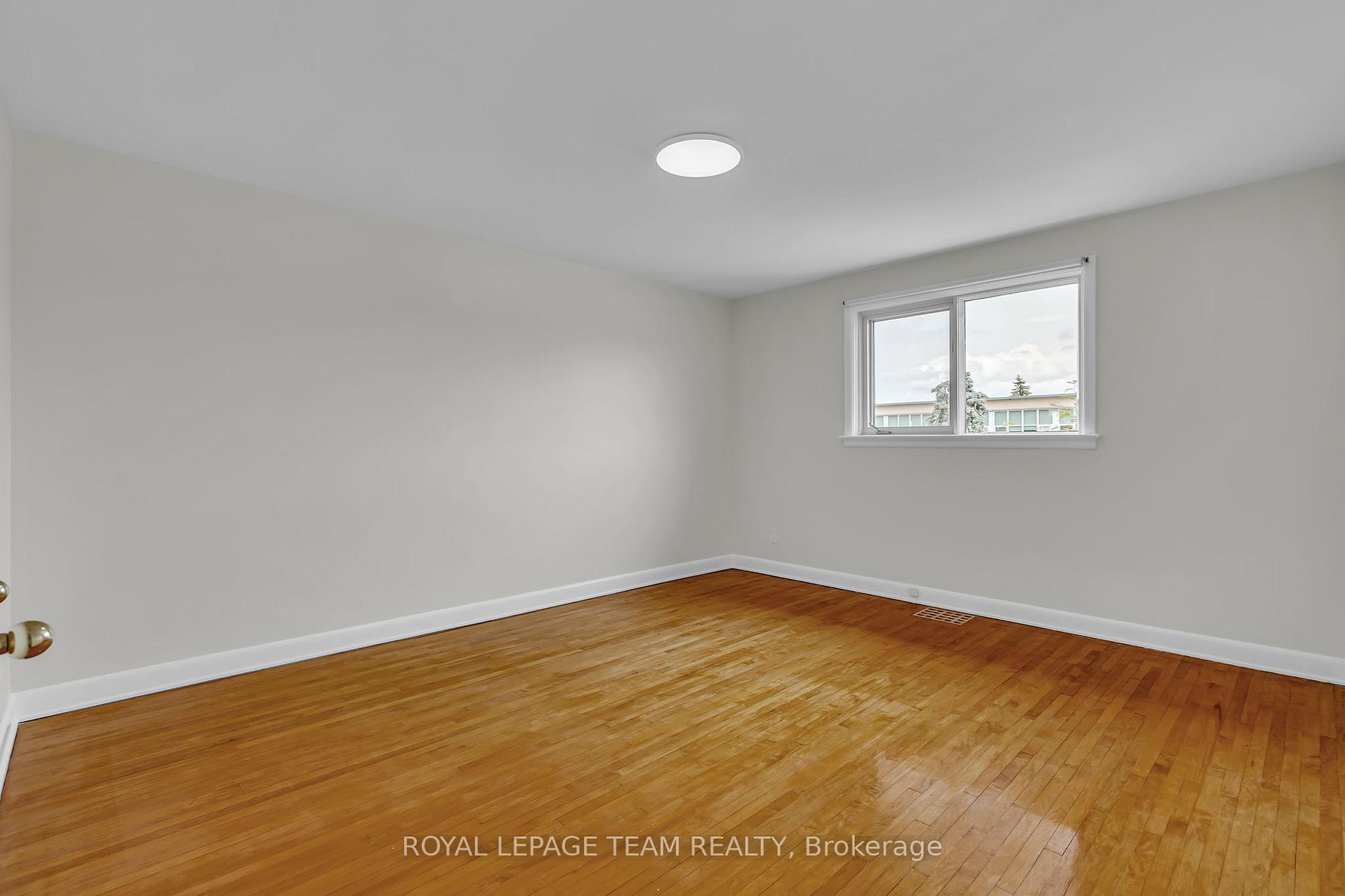 Photo 15 of 866 Broadview Avenue, Ottawa, McKellar Heights — HOMEH