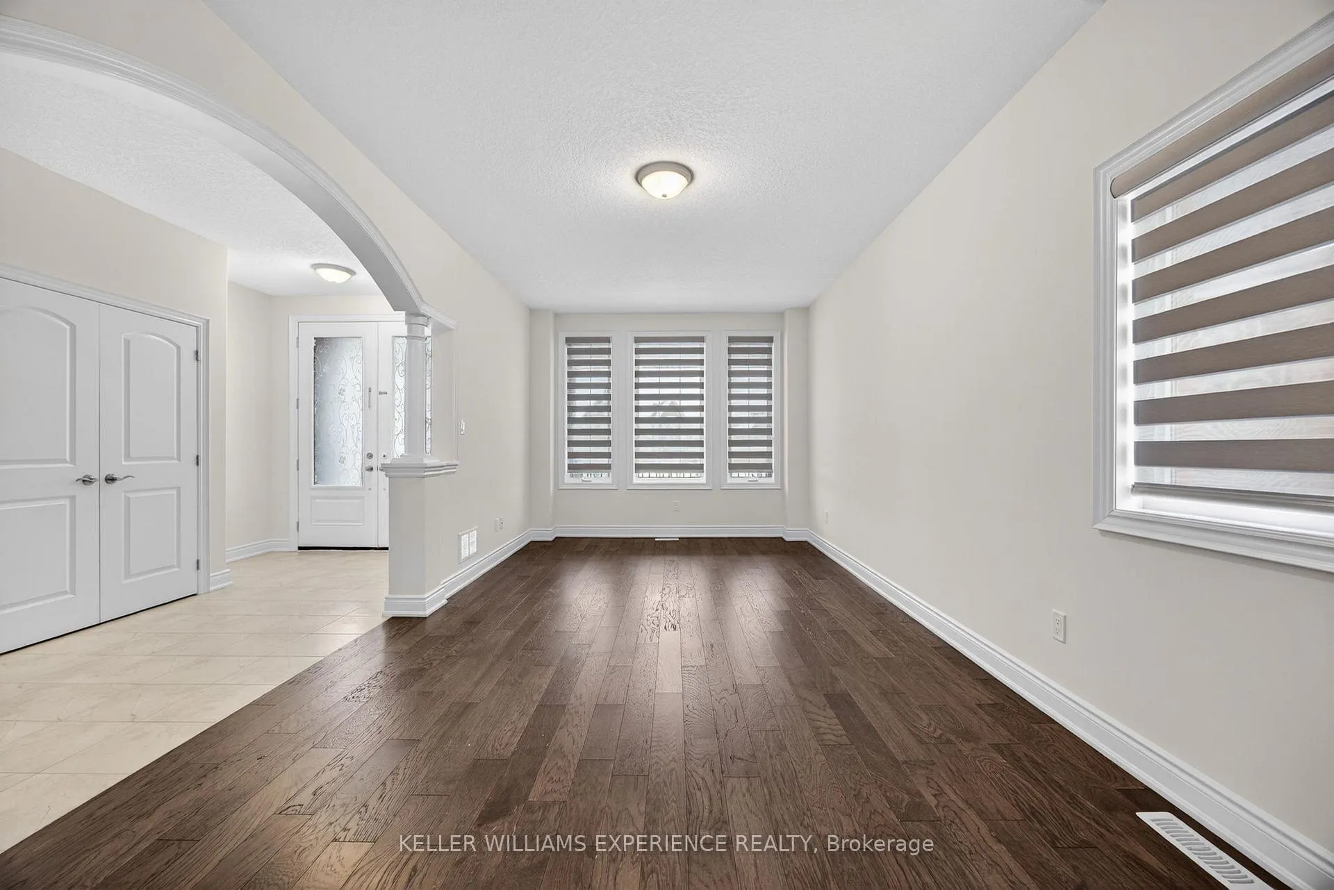 Photo 4 of 1606 Rizzardo Crescent, Innisfil, Alcona — HOMEH