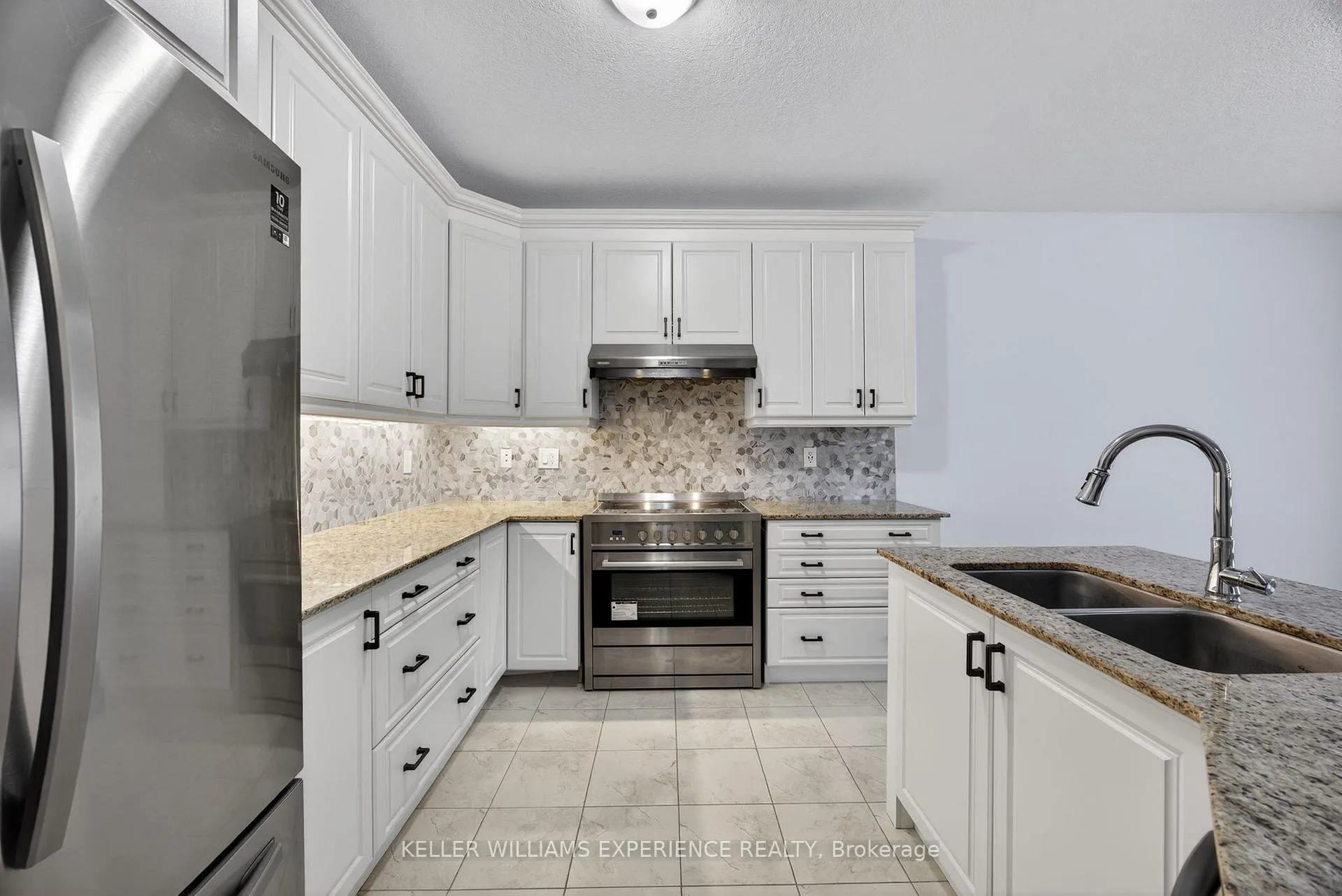 Photo 6 of 1606 Rizzardo Crescent, Innisfil, Alcona — HOMEH