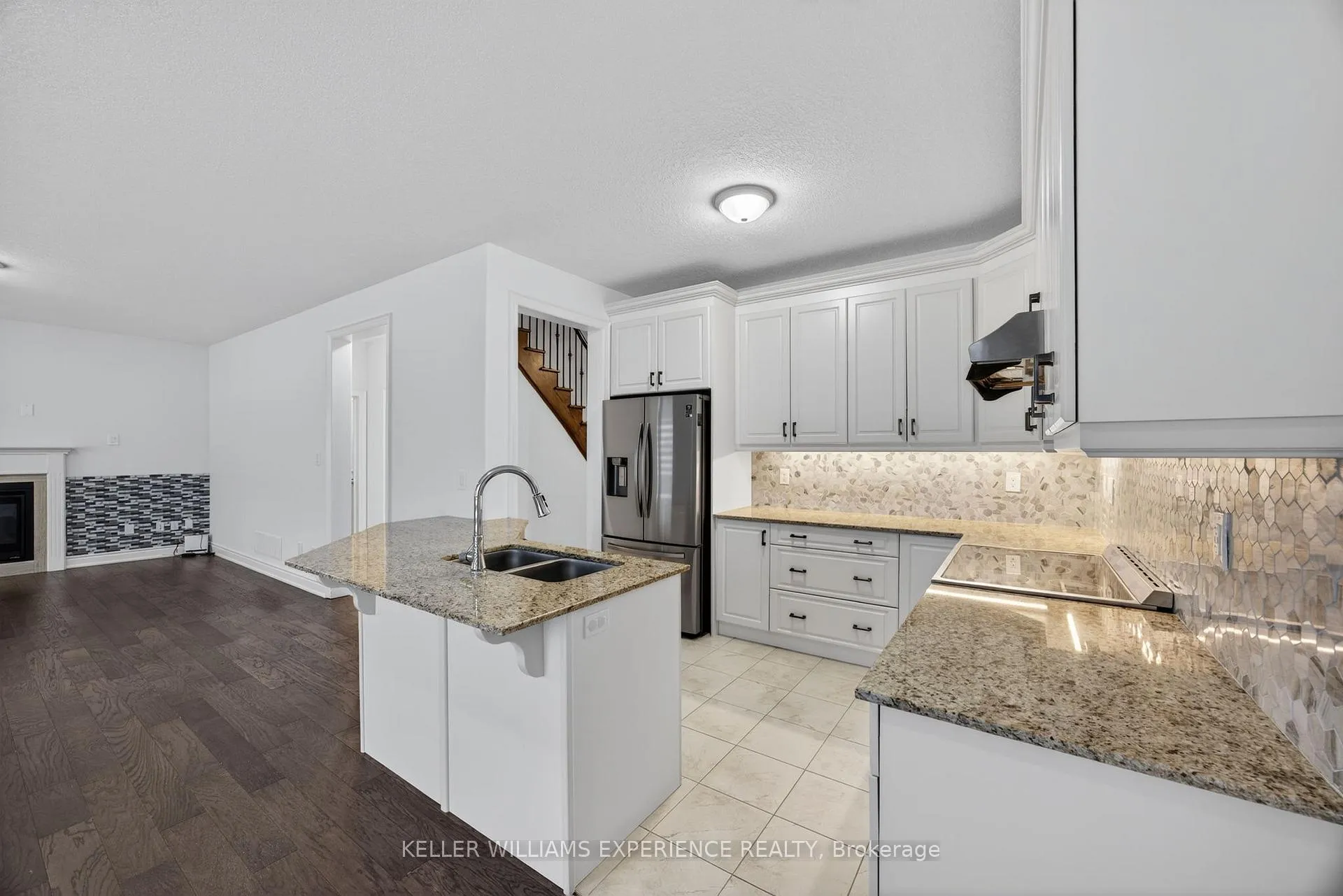 Photo 8 of 1606 Rizzardo Crescent, Innisfil, Alcona — HOMEH