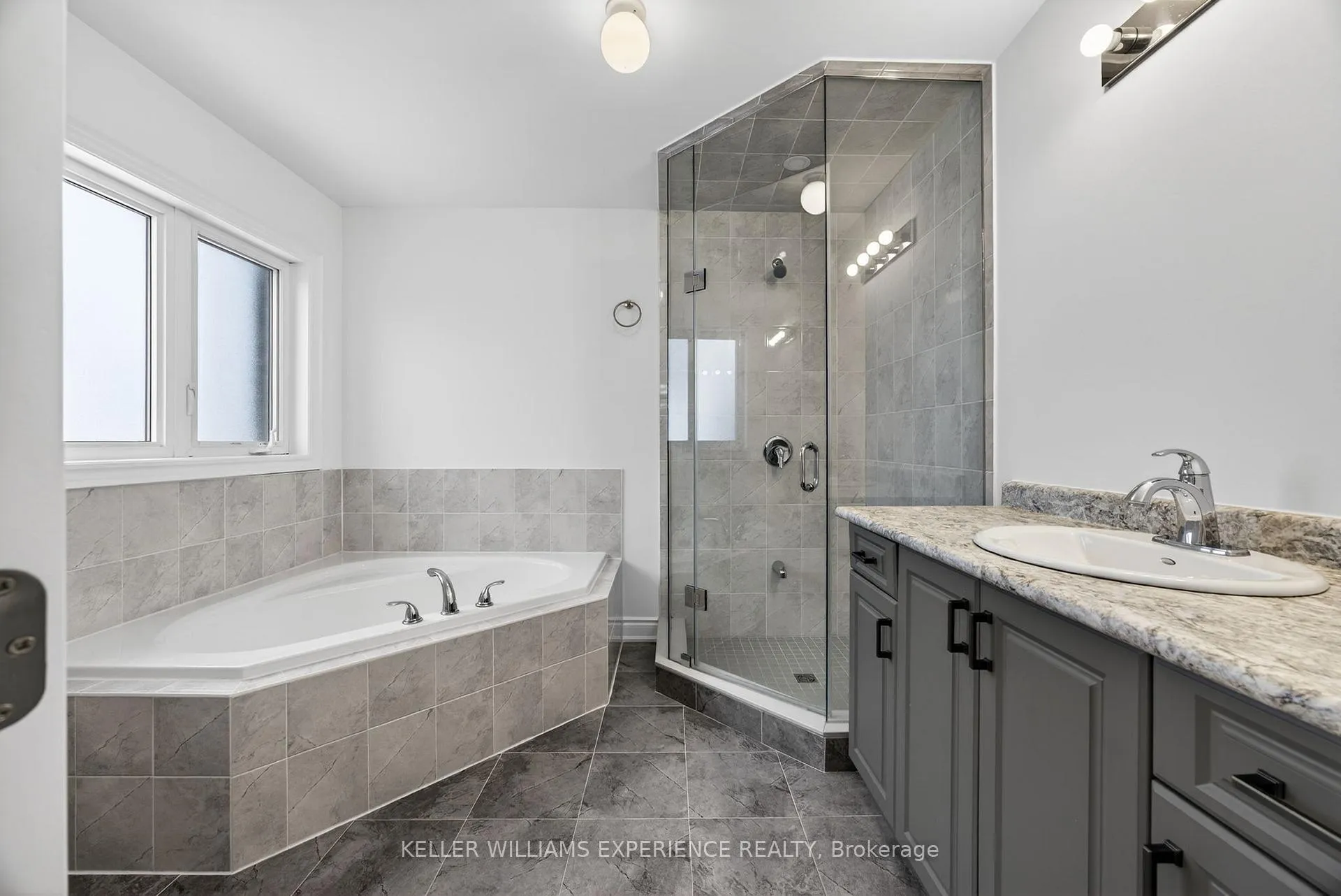 Photo 17 of 1606 Rizzardo Crescent, Innisfil, Alcona — HOMEH
