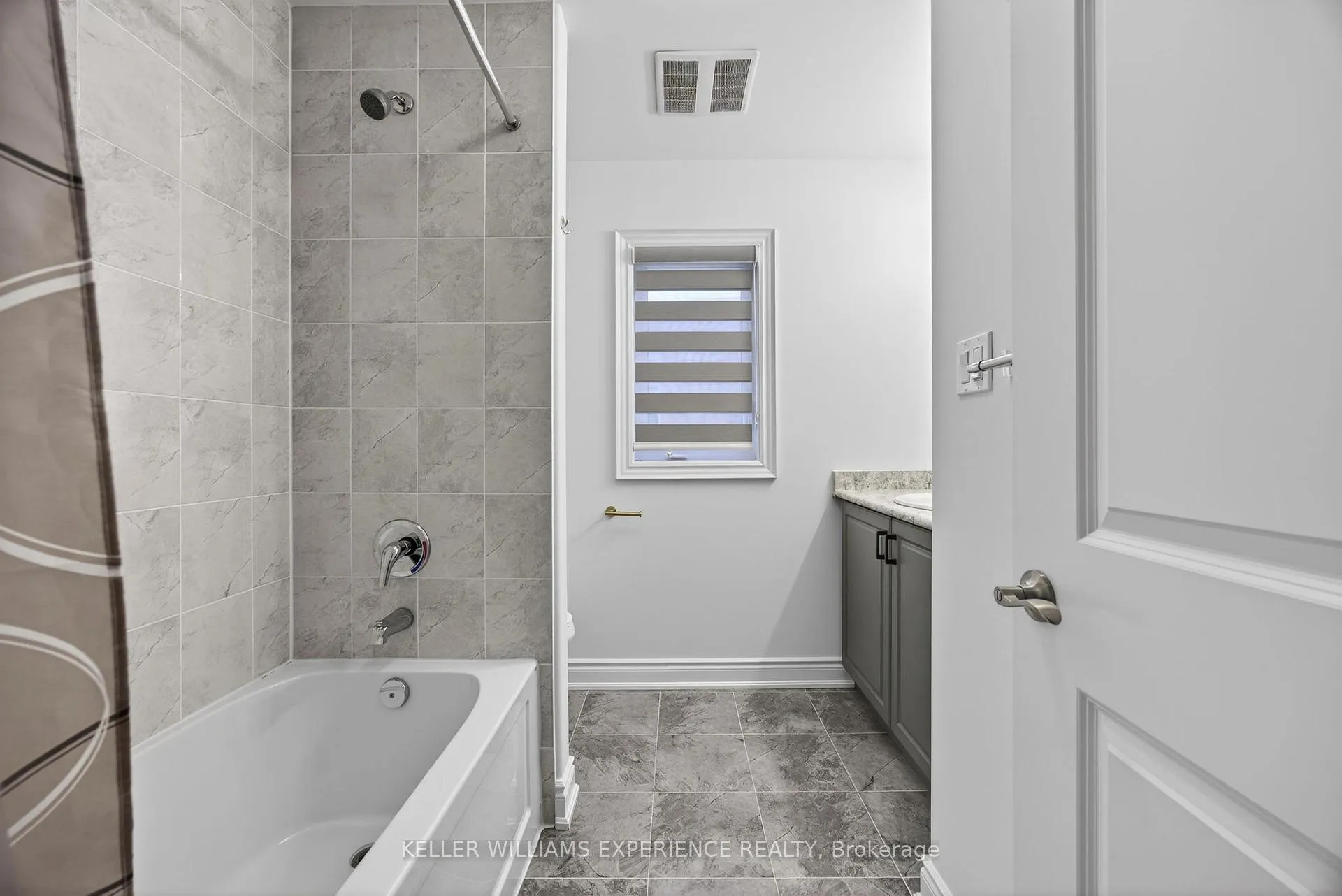 Photo 22 of 1606 Rizzardo Crescent, Innisfil, Alcona — HOMEH