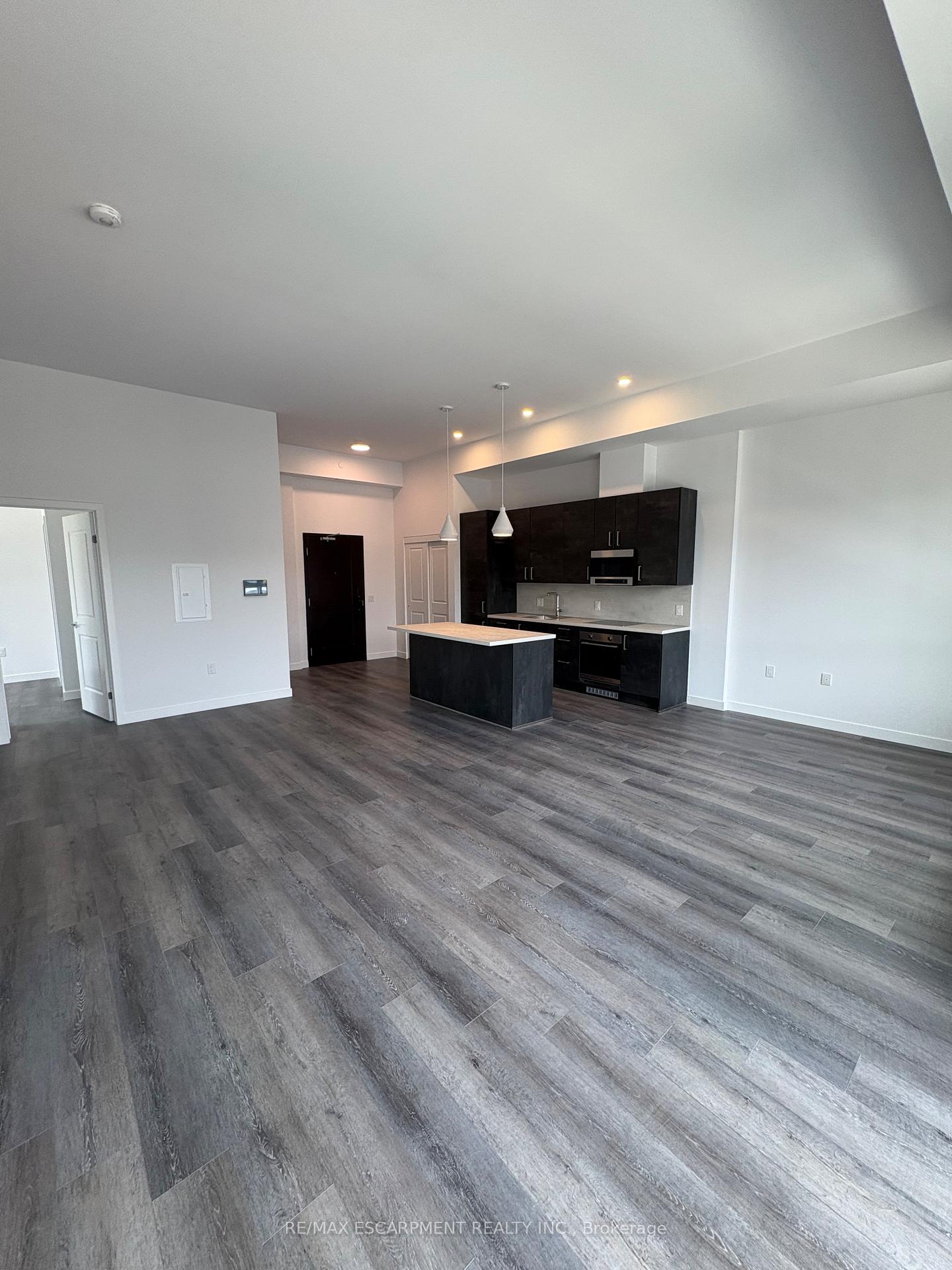 Photo 13 of Unit 417, 7549A Kalar Road, Niagara Falls, Brown — HOMEH