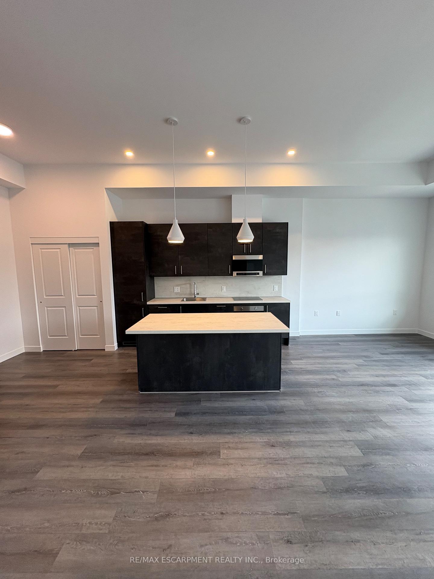Photo 10 of Unit 417, 7549A Kalar Road, Niagara Falls, Brown — HOMEH
