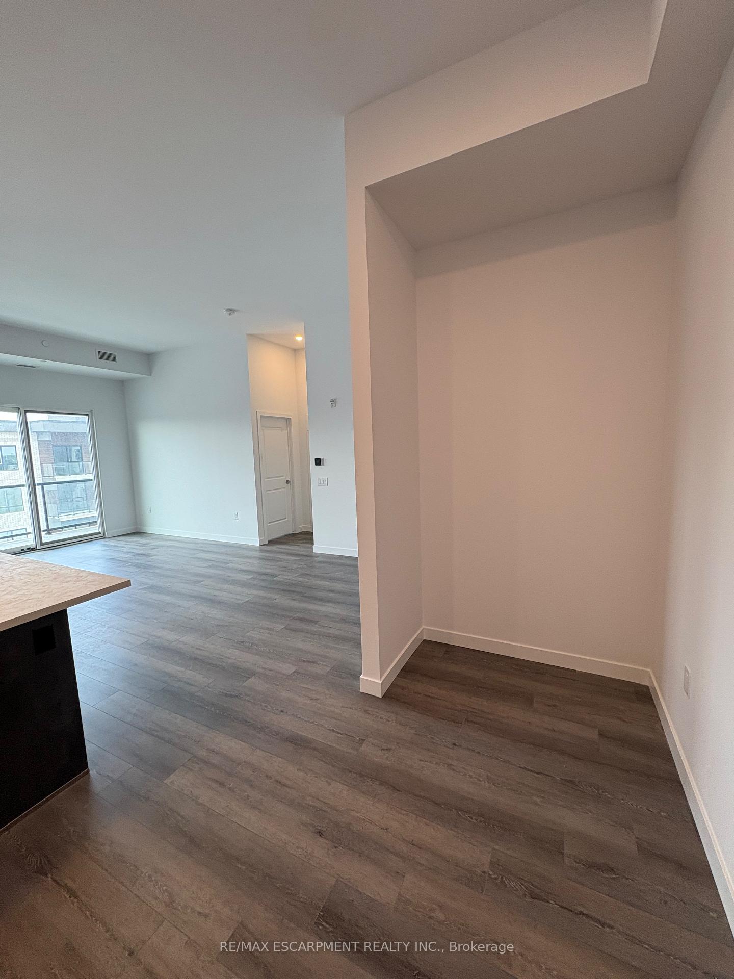 Photo 6 of Unit 417, 7549A Kalar Road, Niagara Falls, Brown — HOMEH